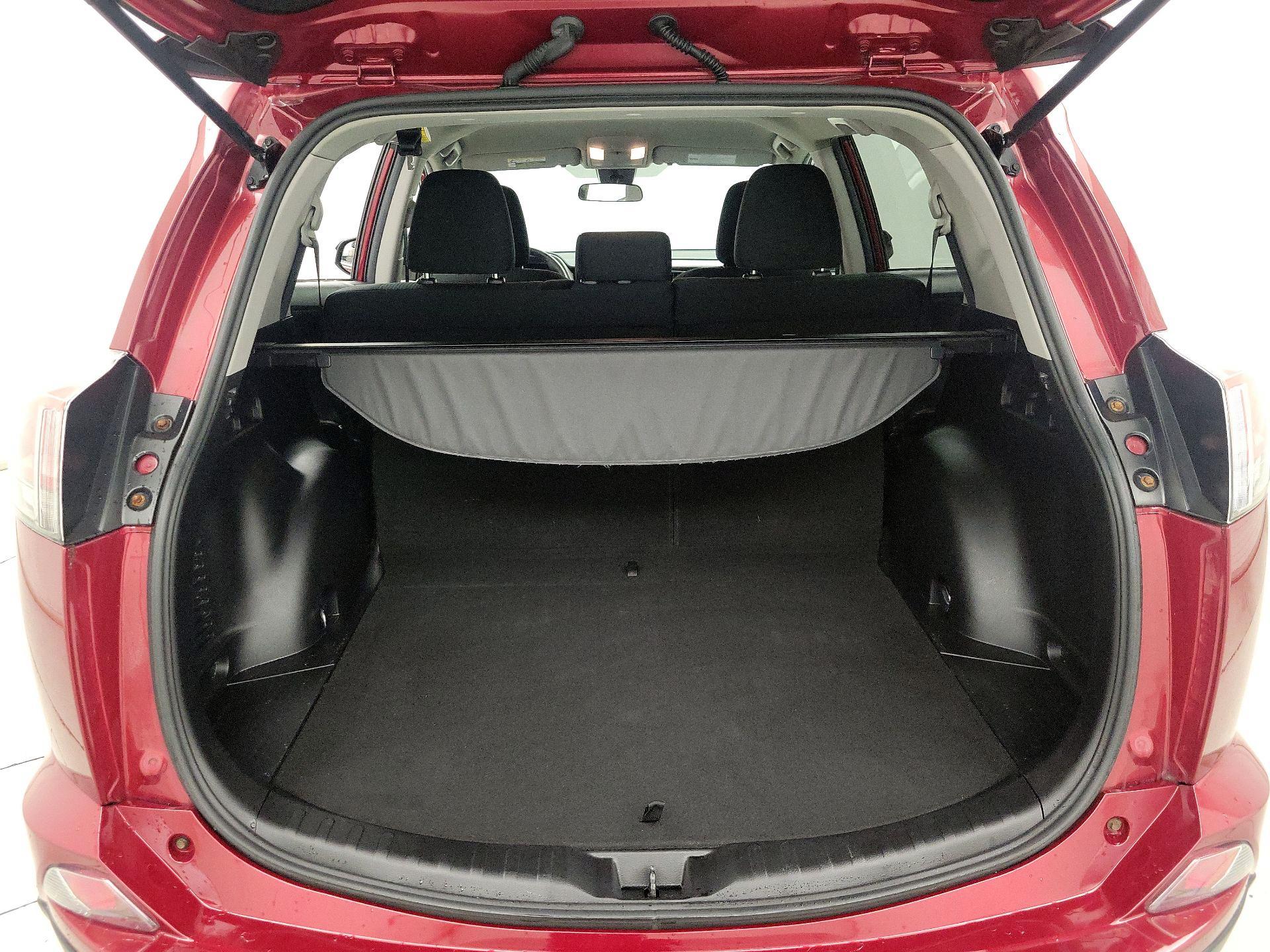 Thumbnail: 2018 Toyota RAV4 - 20