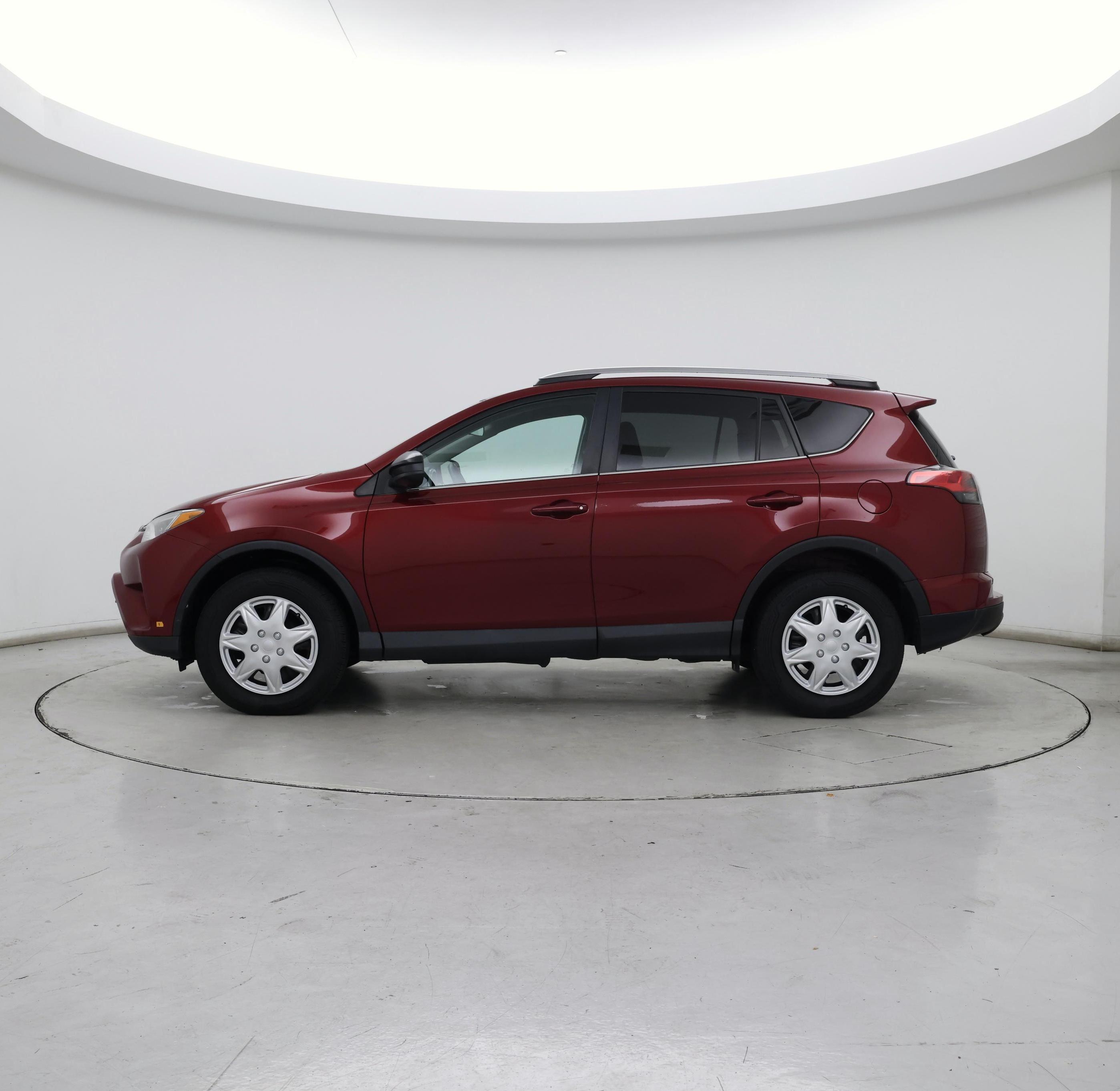 Thumbnail: 2018 Toyota RAV4 - 3