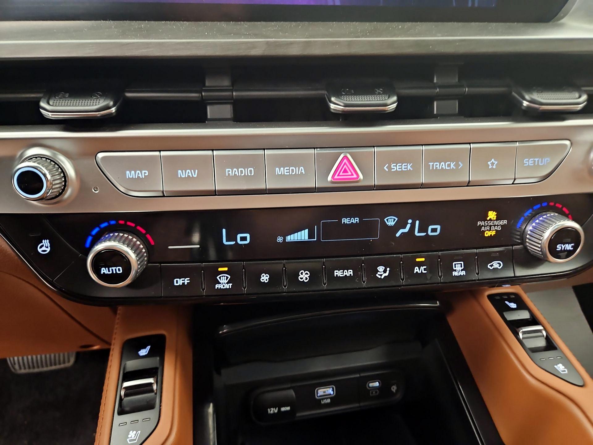 Thumbnail: 2023 Kia Telluride - 16