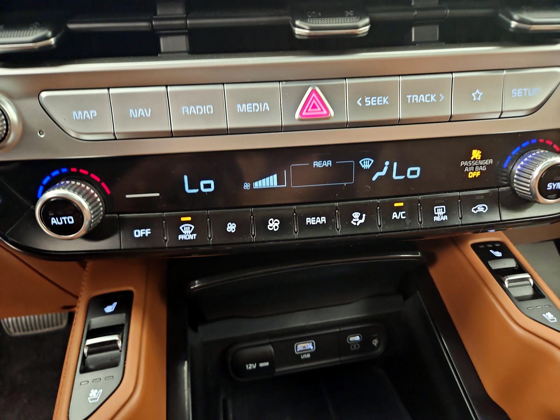 Thumbnail: 2023 Kia Telluride - 18