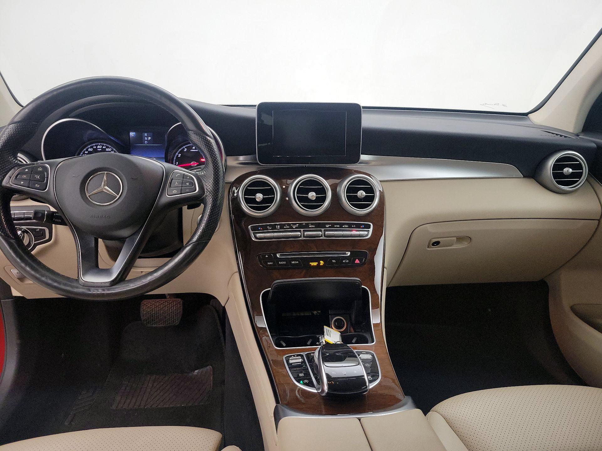 Thumbnail: 2016 Mercedes-Benz GLC - 9