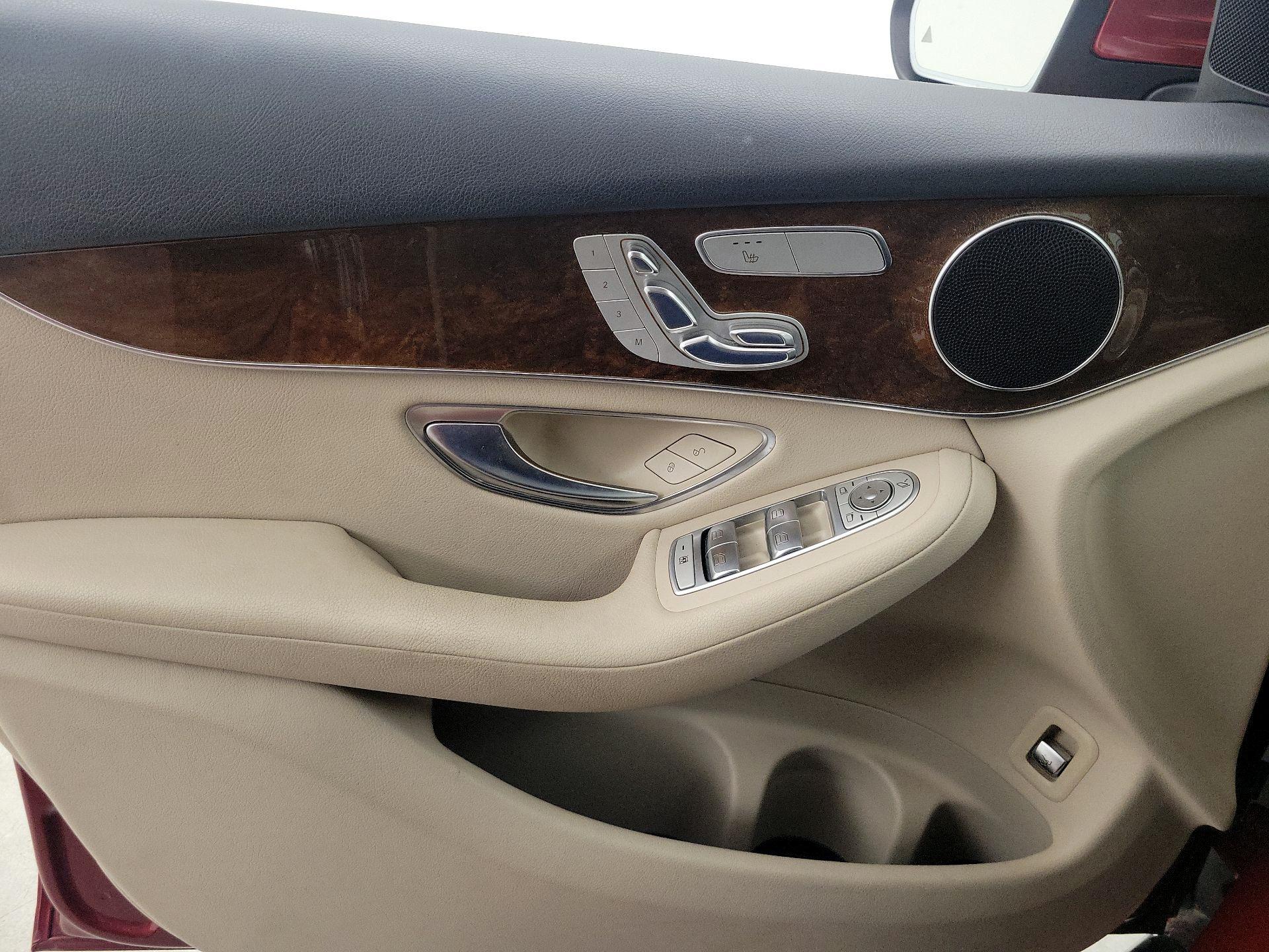 Thumbnail: 2016 Mercedes-Benz GLC - 12