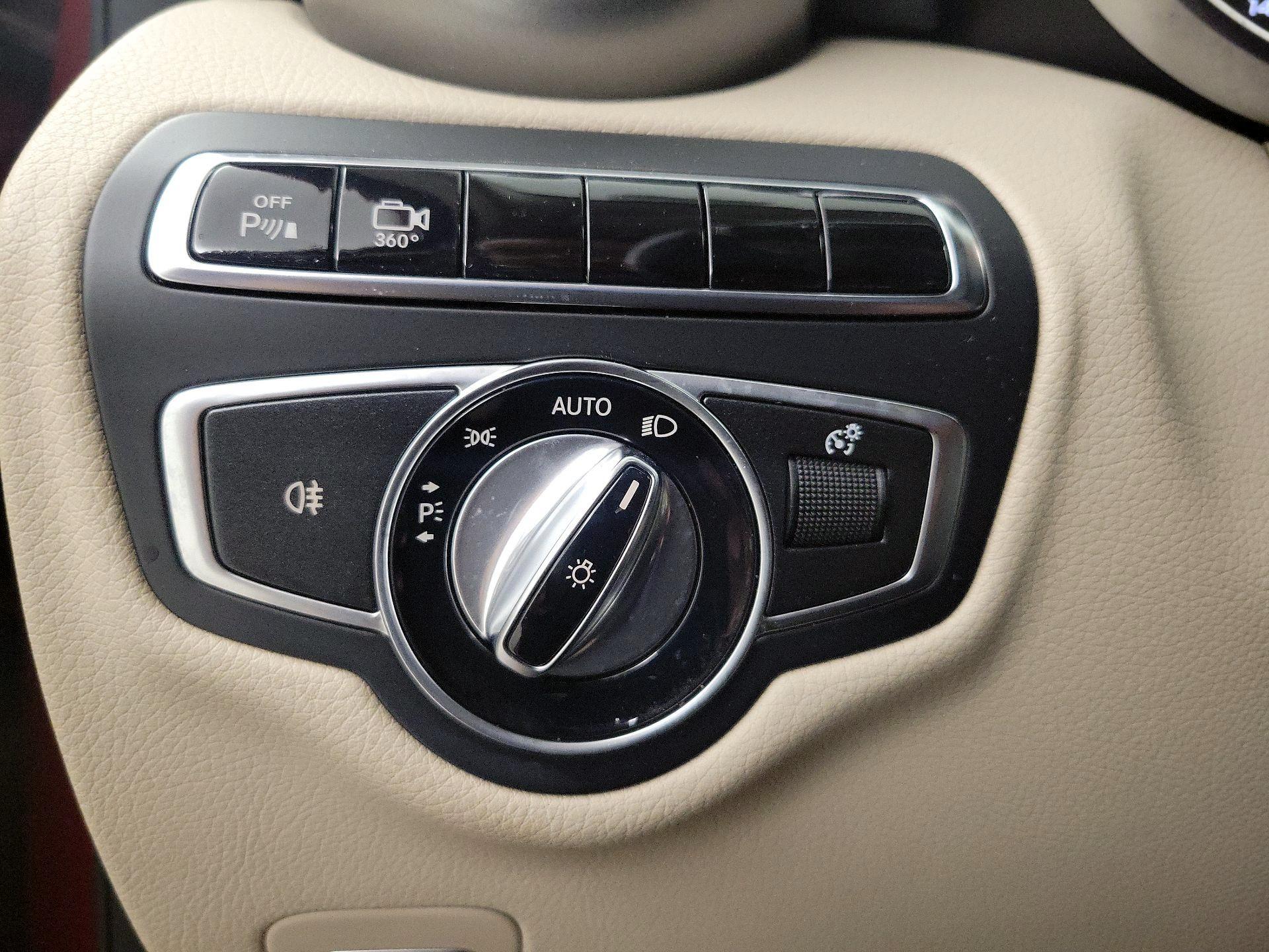 Thumbnail: 2016 Mercedes-Benz GLC - 13