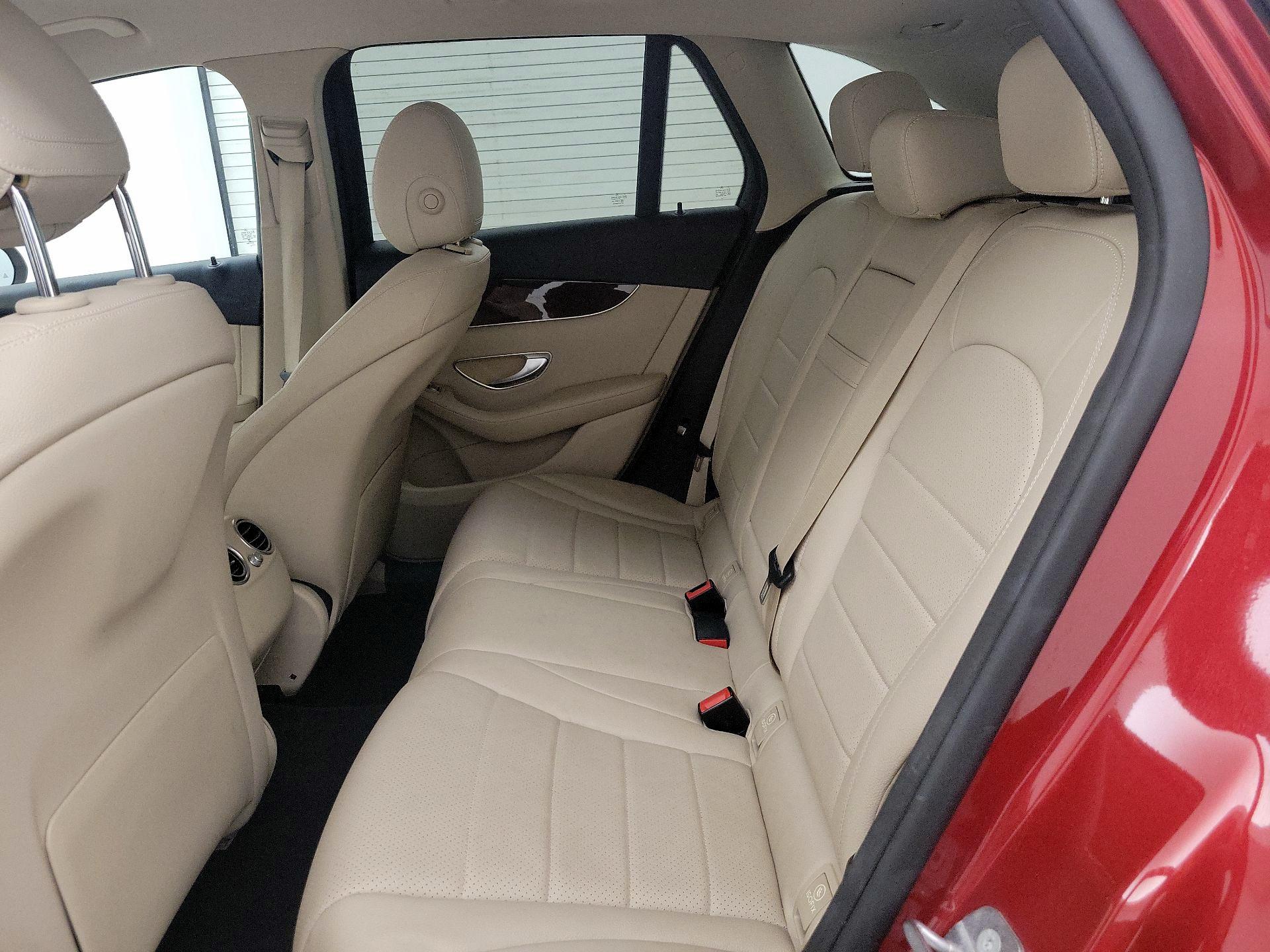 Thumbnail: 2016 Mercedes-Benz GLC - 19