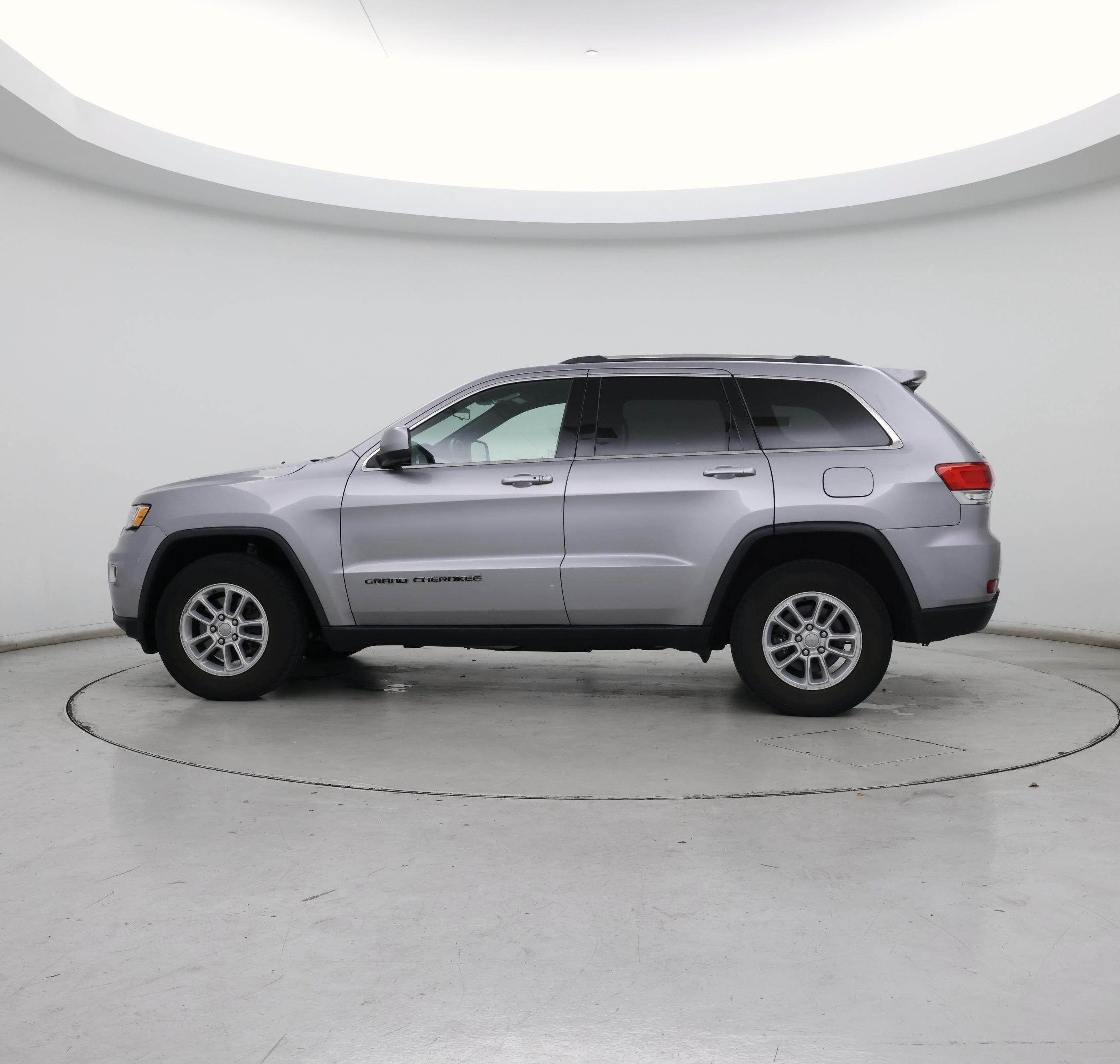 Thumbnail: 2019 Jeep Grand Cherokee - 3