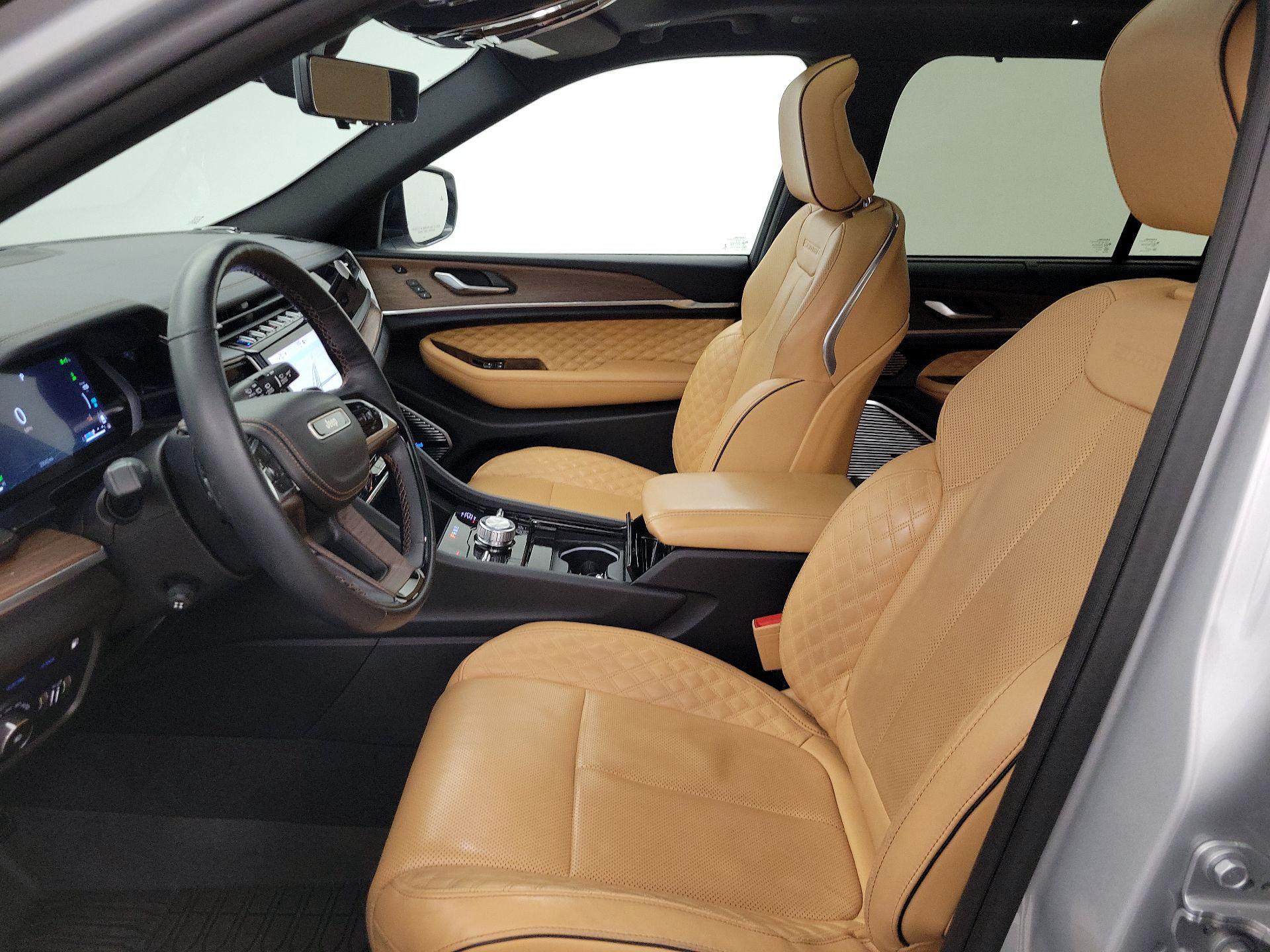 Thumbnail: 2022 Jeep Grand Cherokee - 11