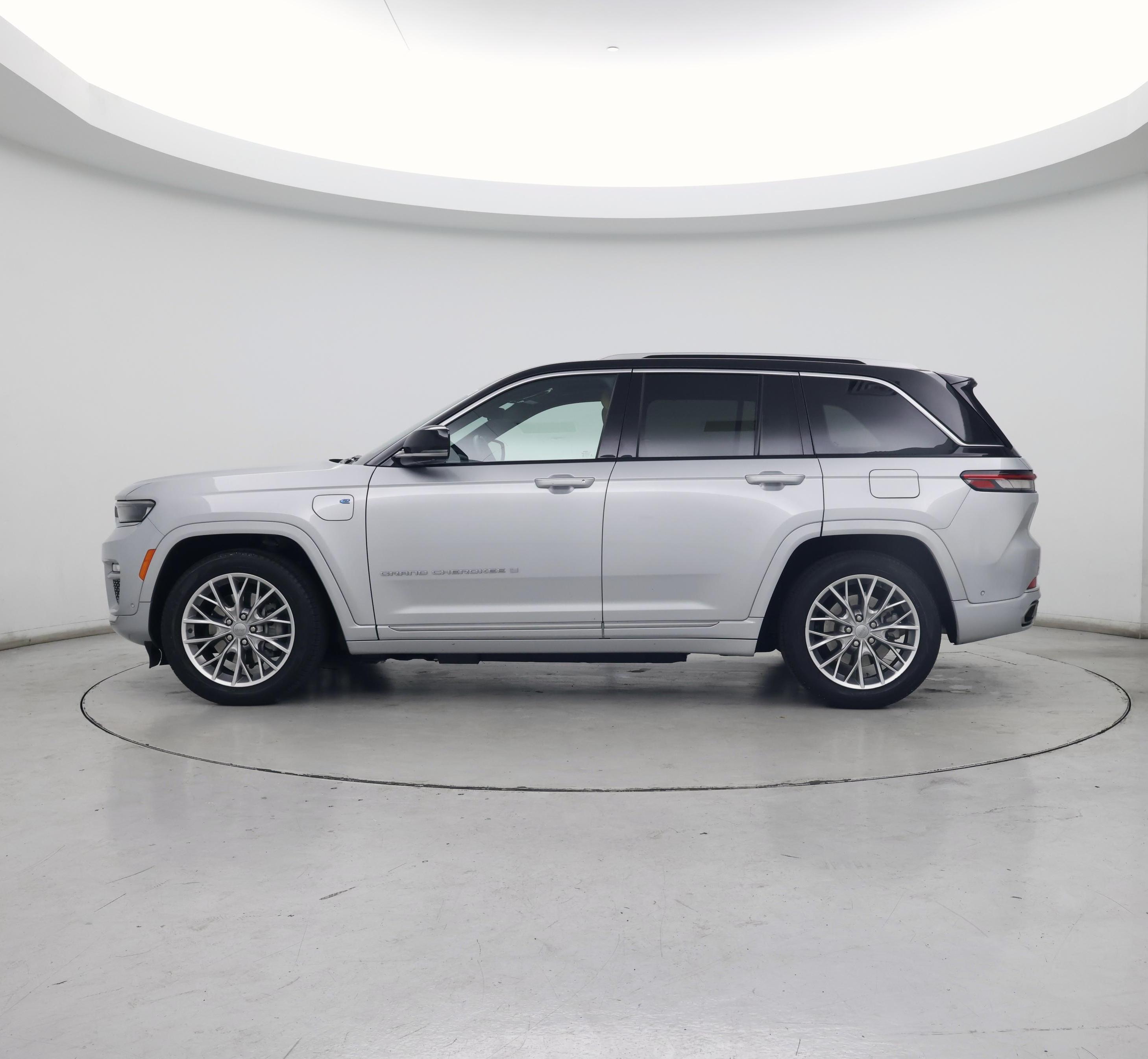 Thumbnail: 2022 Jeep Grand Cherokee - 3
