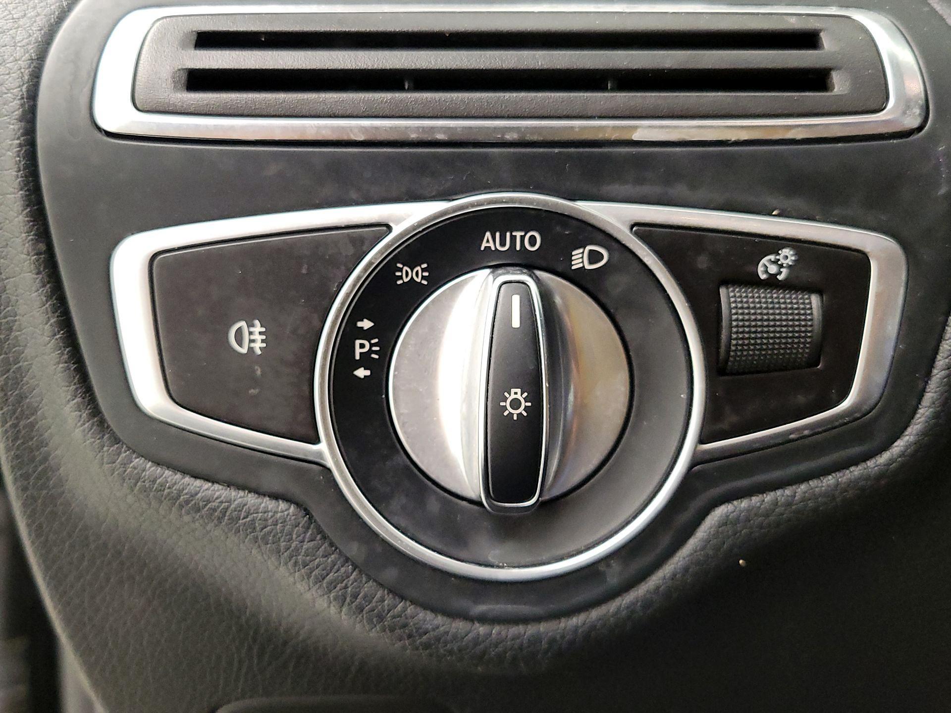Thumbnail: 2019 Mercedes-Benz C-Class - 13