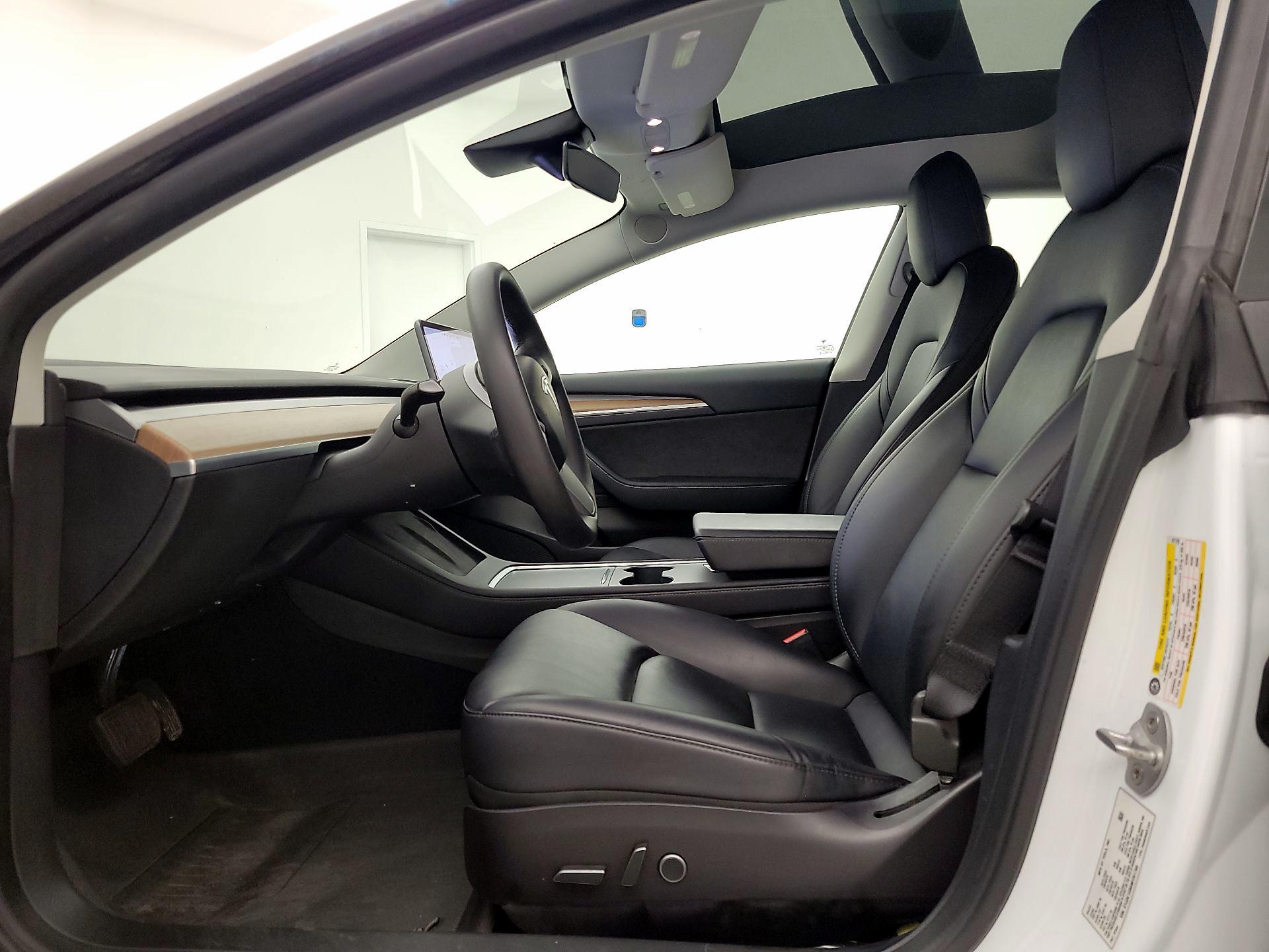 Thumbnail: 2022 Tesla Model 3 - 11