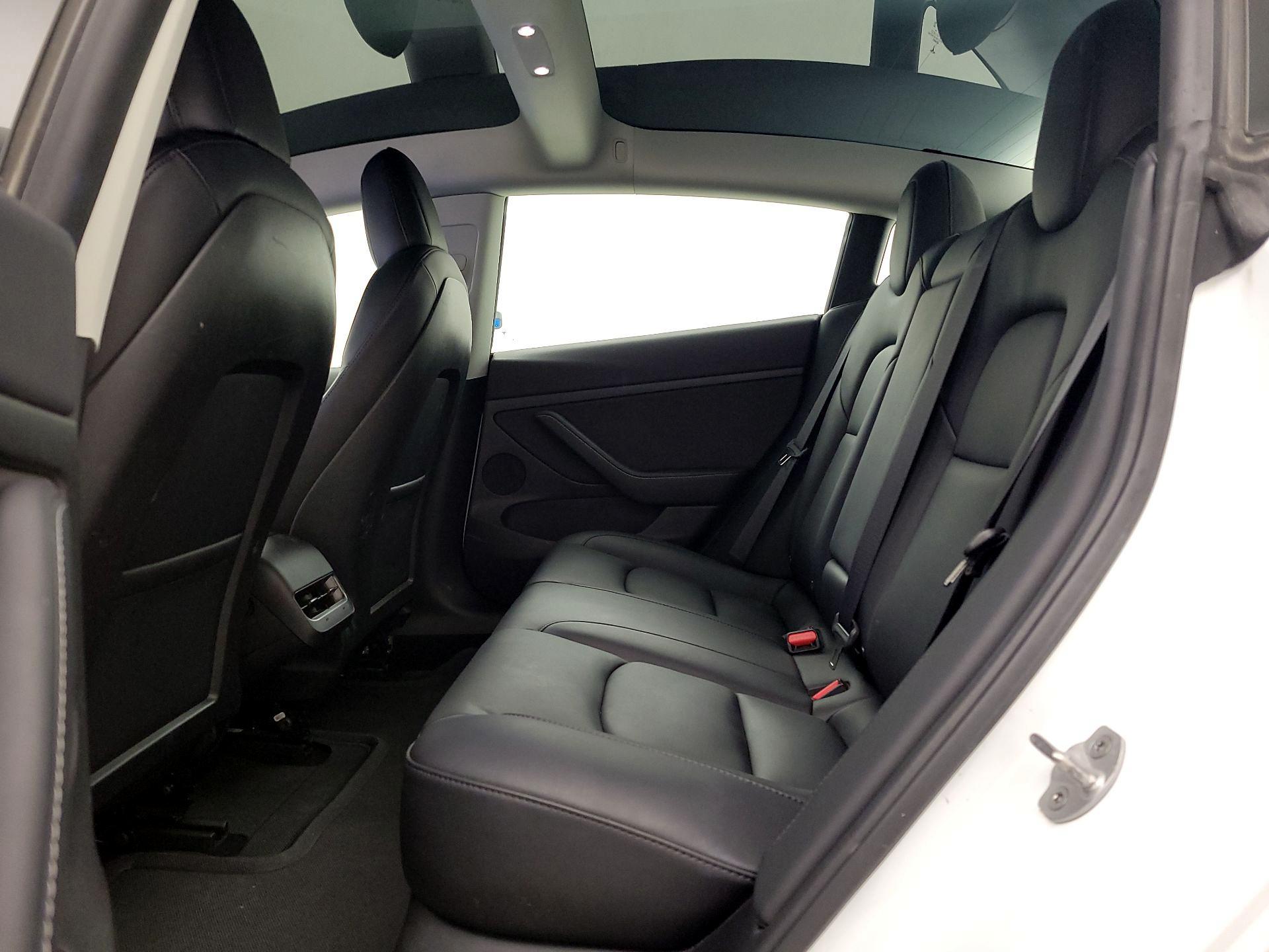 Thumbnail: 2022 Tesla Model 3 - 20