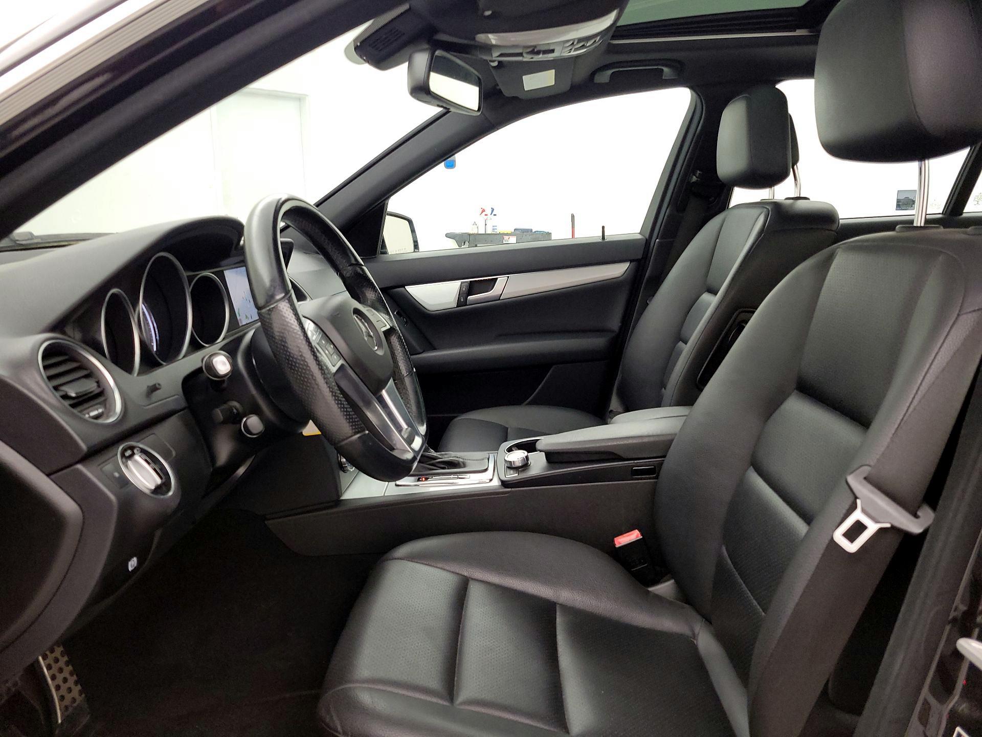 Thumbnail: 2014 Mercedes-Benz C-Class - 11