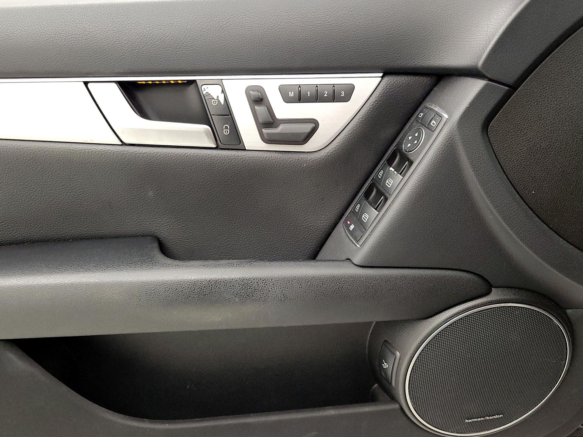 Thumbnail: 2014 Mercedes-Benz C-Class - 12