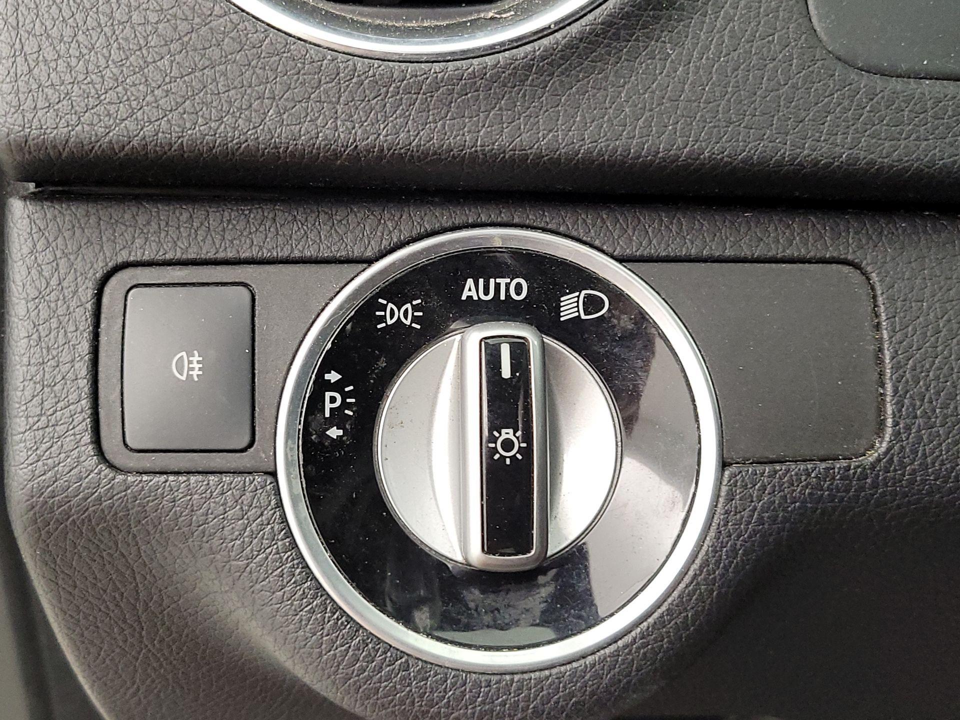 Thumbnail: 2014 Mercedes-Benz C-Class - 13