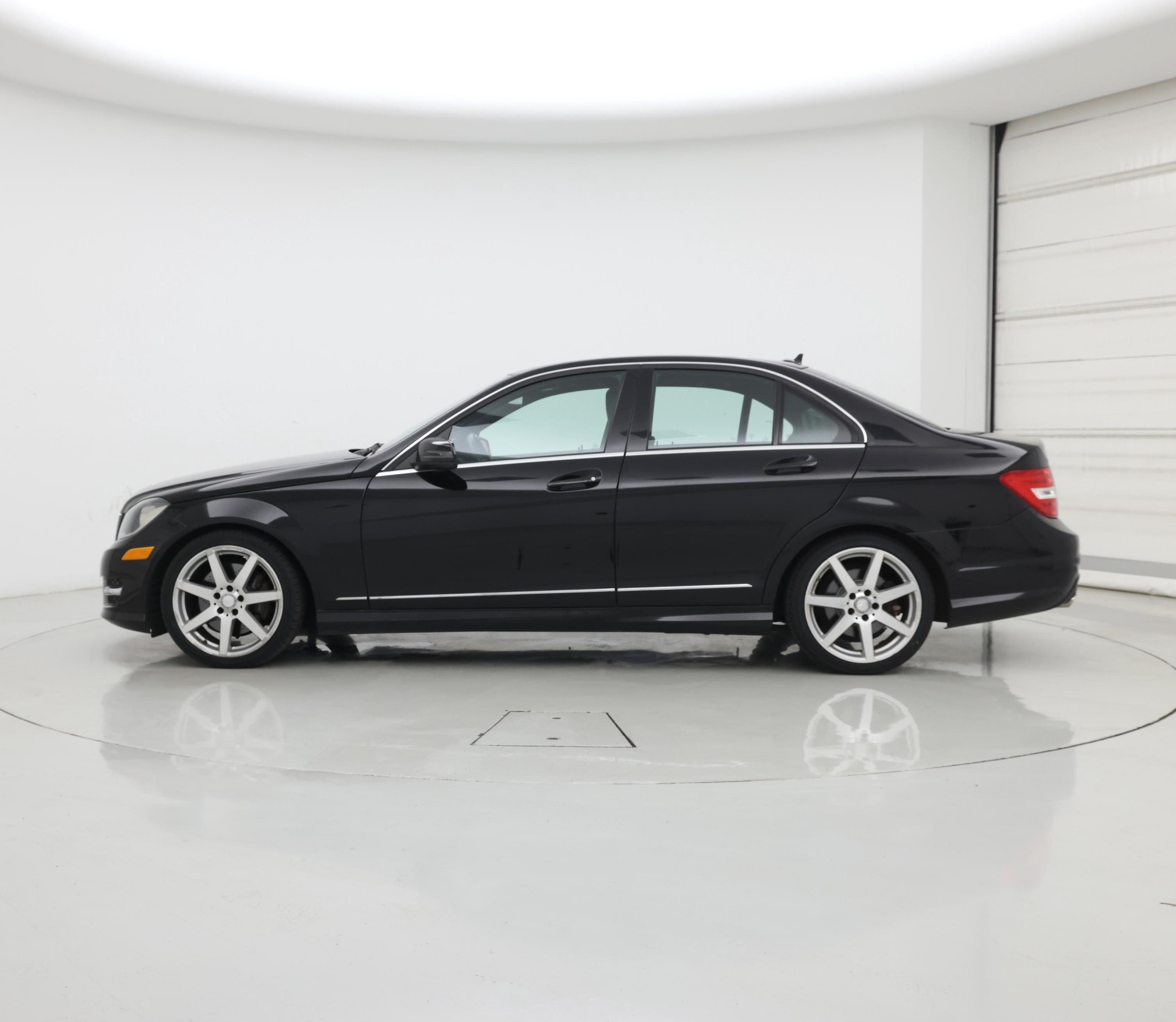 Thumbnail: 2014 Mercedes-Benz C-Class - 3