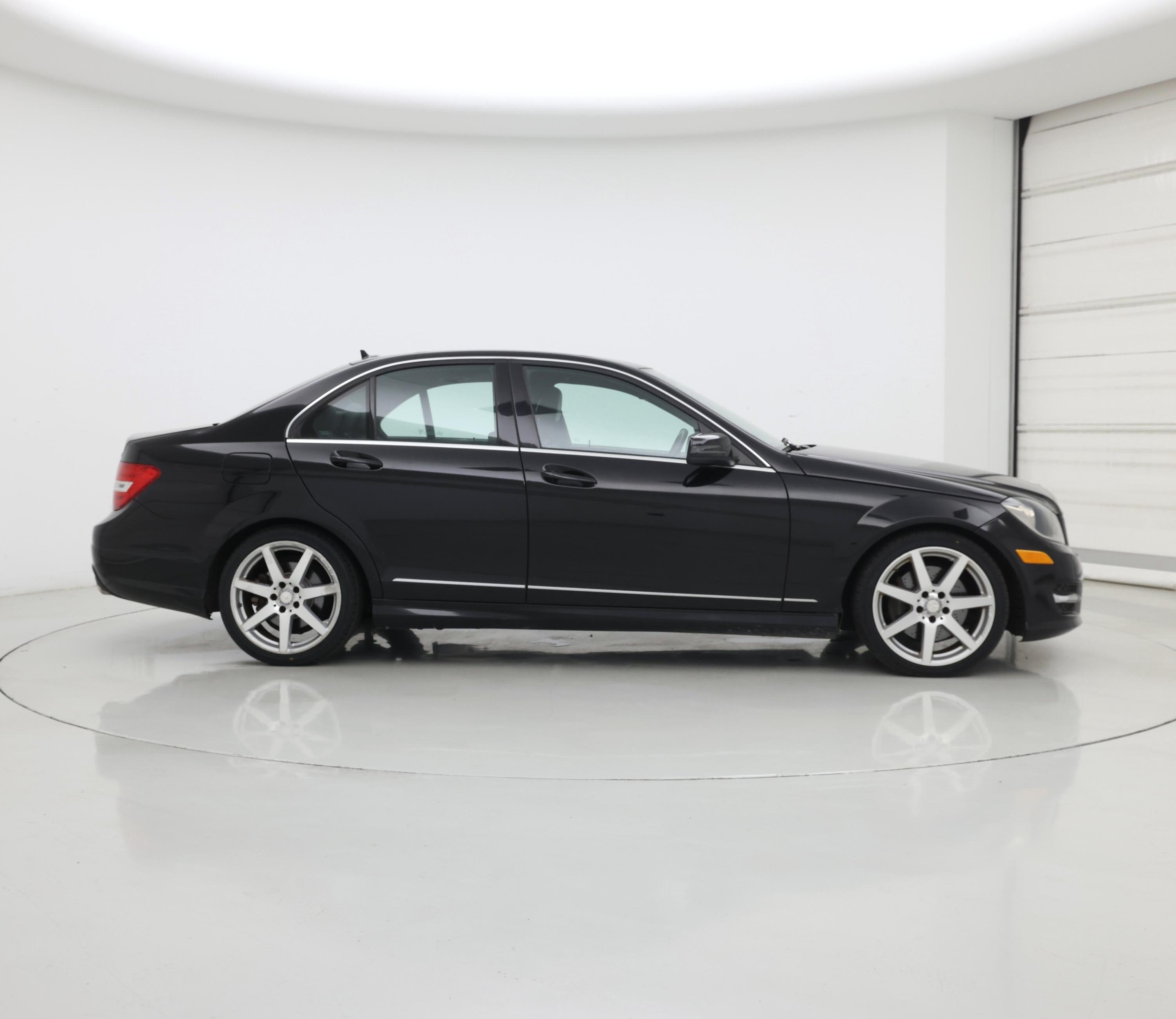 Thumbnail: 2014 Mercedes-Benz C-Class - 7