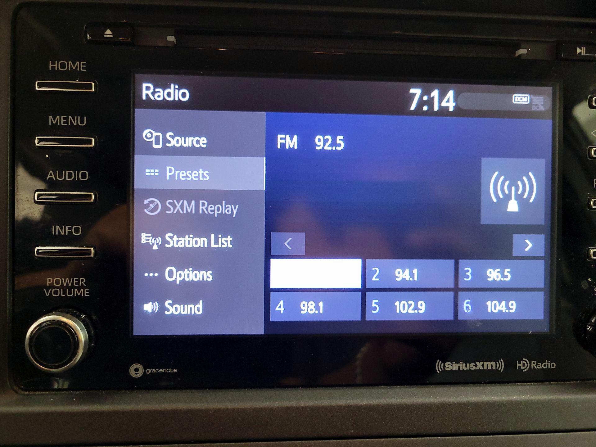 Thumbnail: 2018 Toyota Sienna - 15