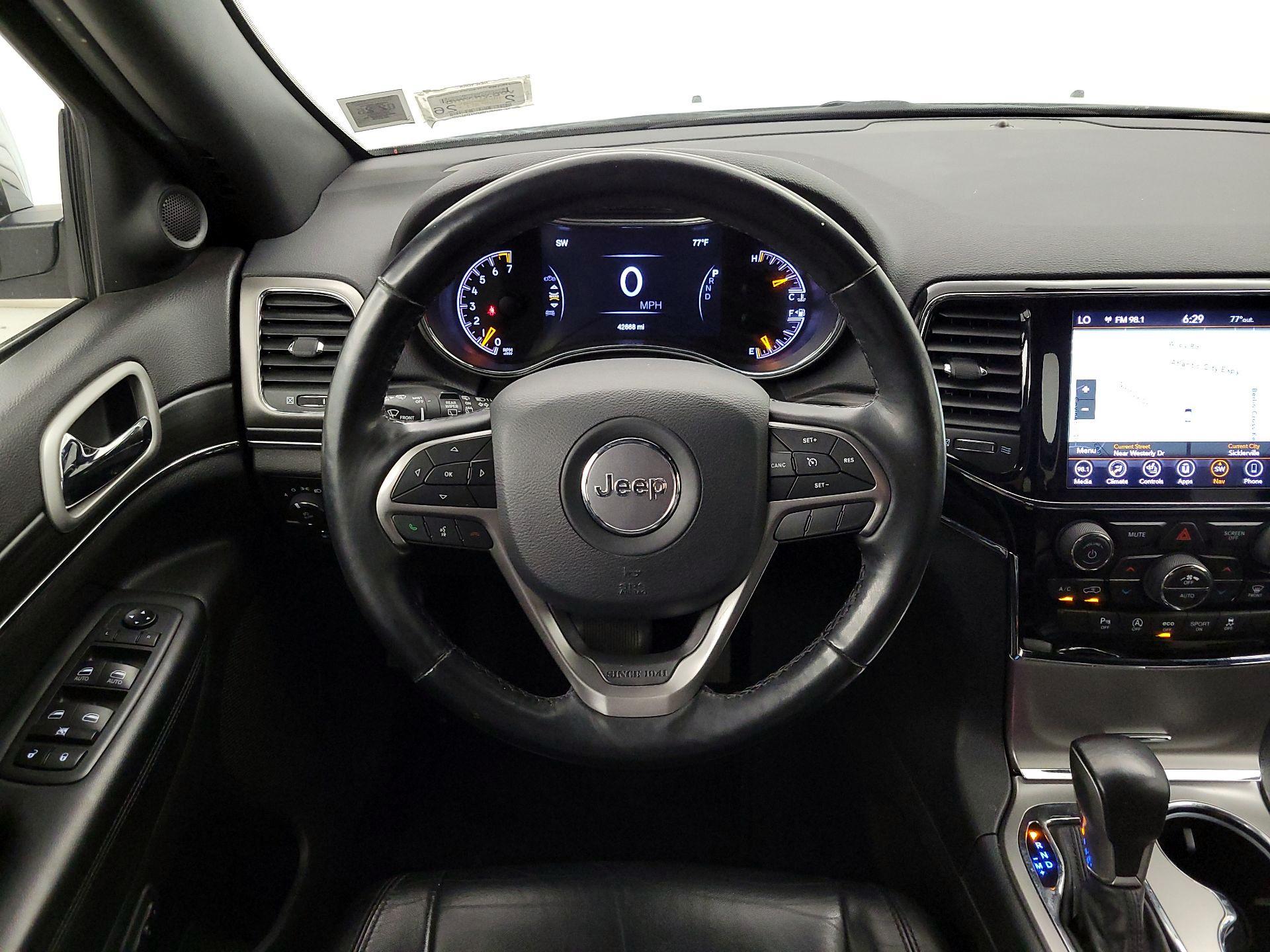 Thumbnail: 2020 Jeep Grand Cherokee - 10