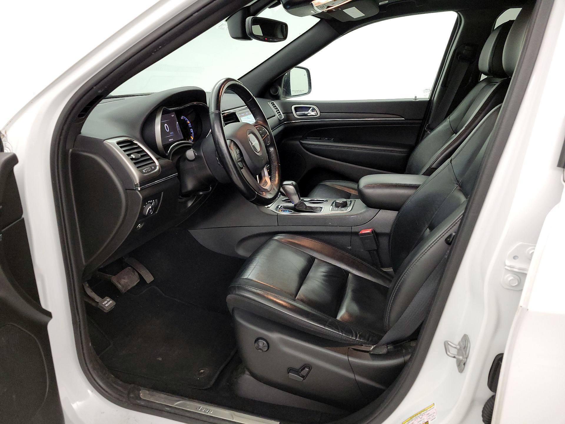 Thumbnail: 2020 Jeep Grand Cherokee - 11
