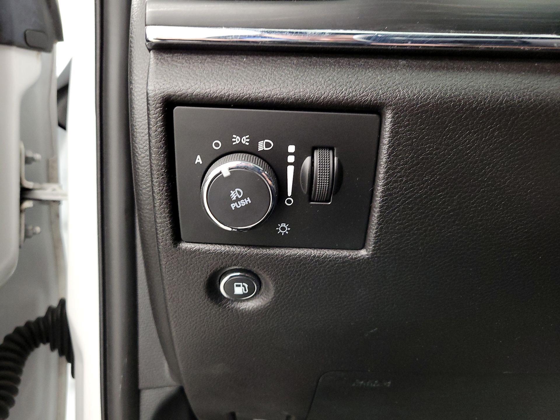 Thumbnail: 2020 Jeep Grand Cherokee - 13
