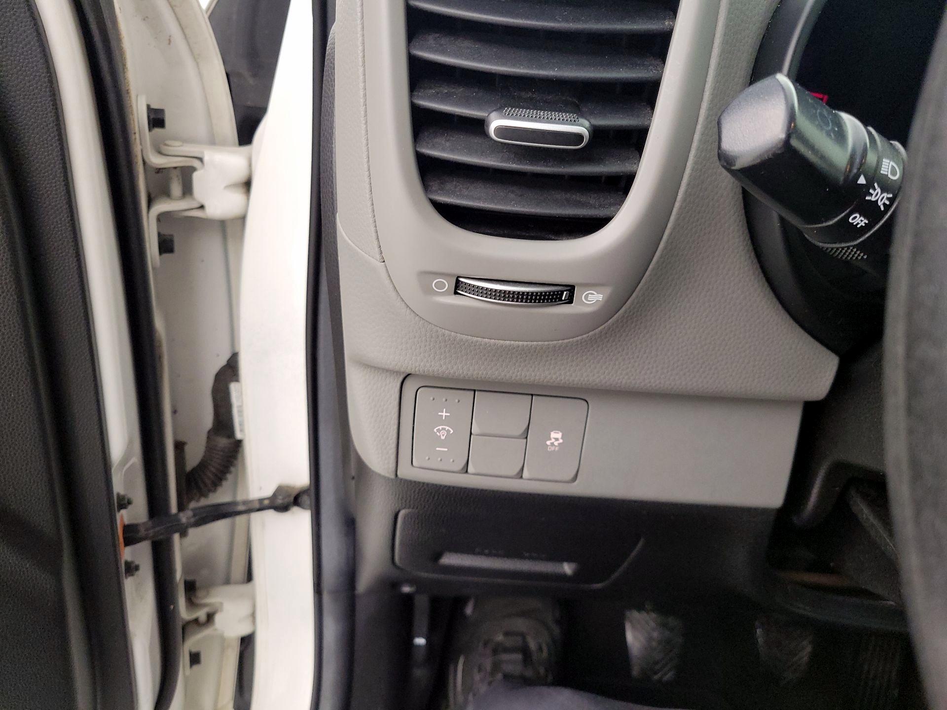 Thumbnail: 2015 Kia Soul - 13