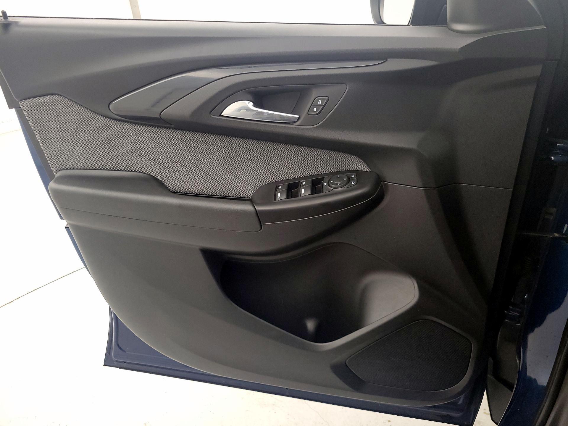 Thumbnail: 2021 Chevrolet TrailBlazer - 12