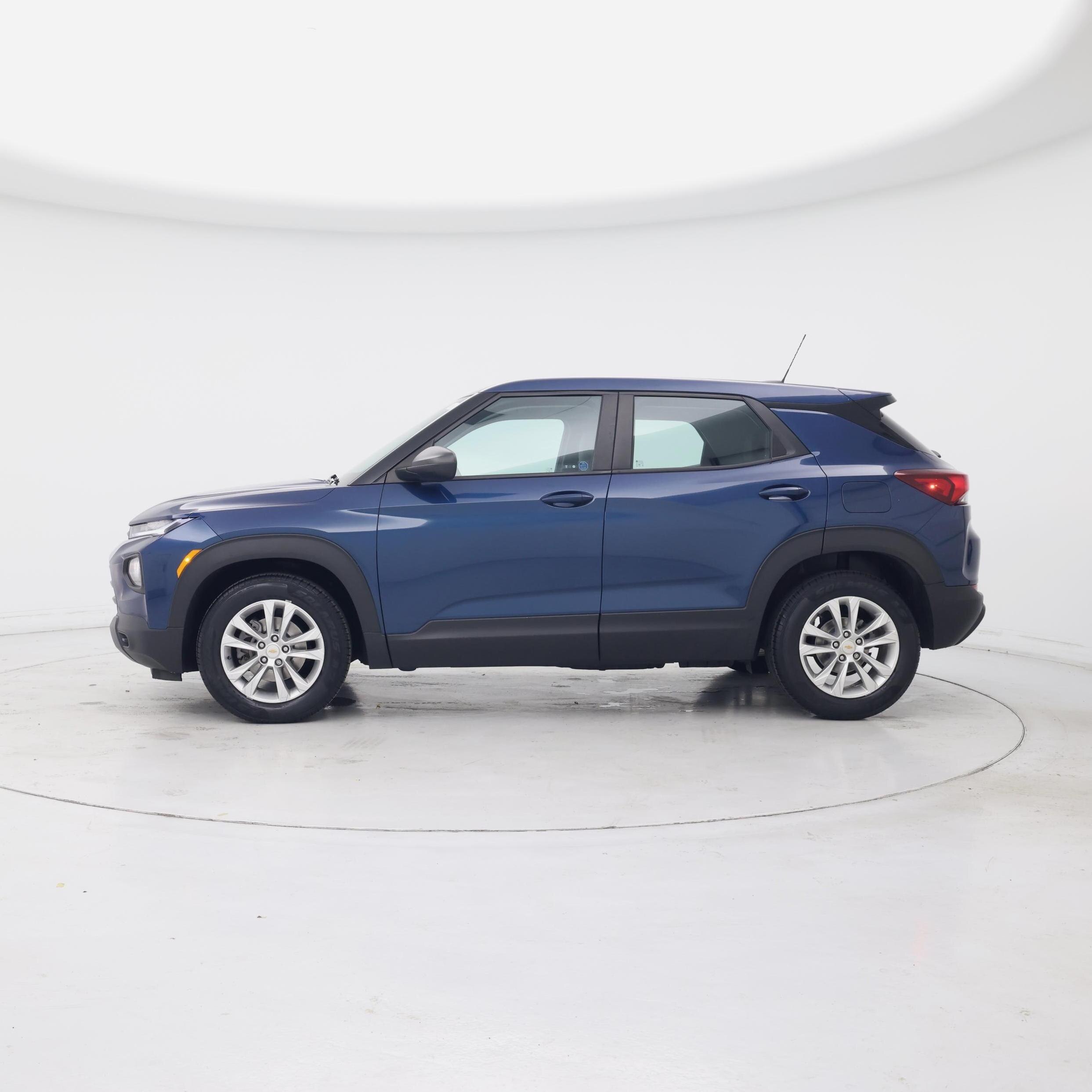 Thumbnail: 2021 Chevrolet TrailBlazer - 3