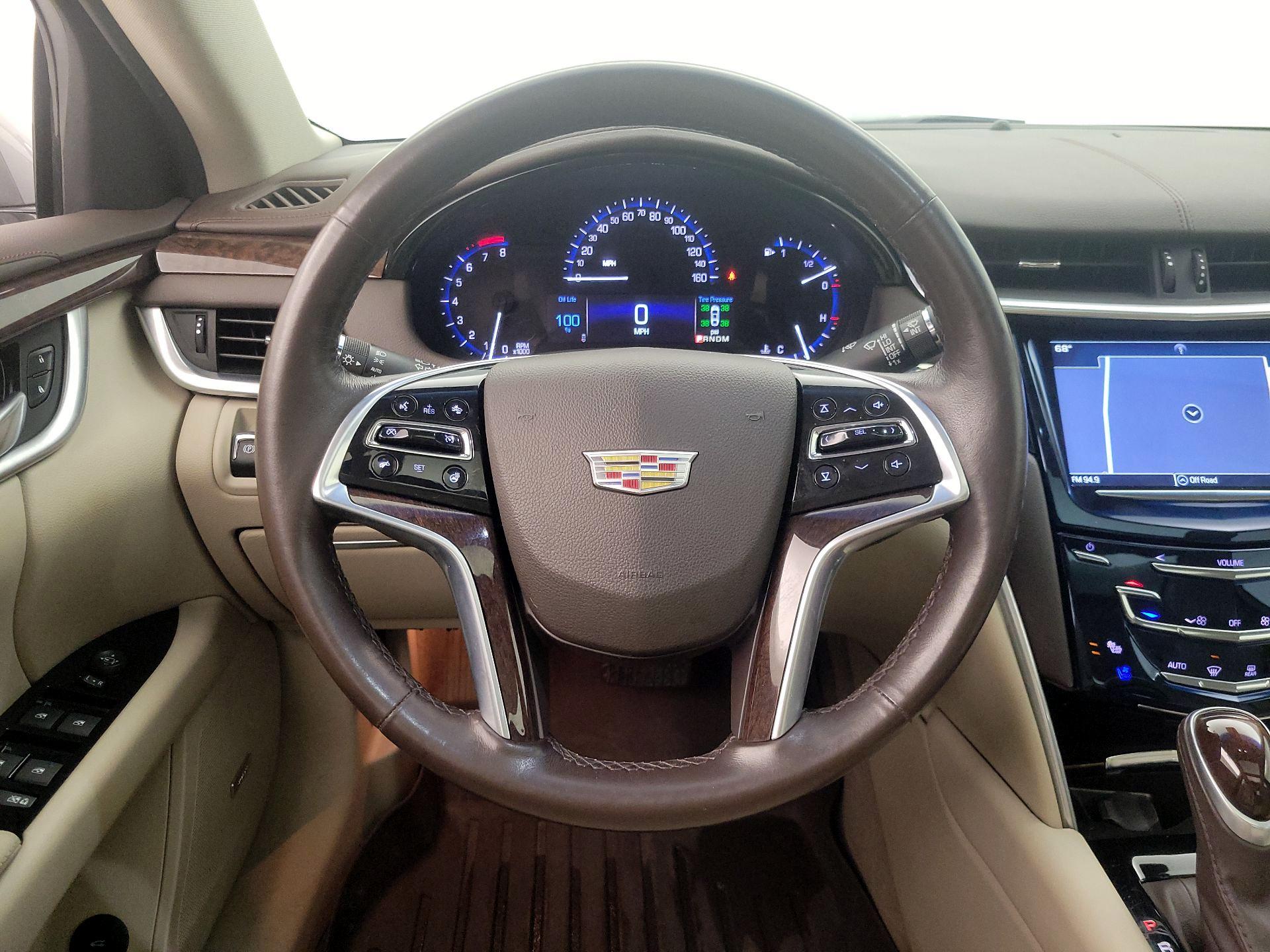 Thumbnail: 2016 Cadillac XTS - 10