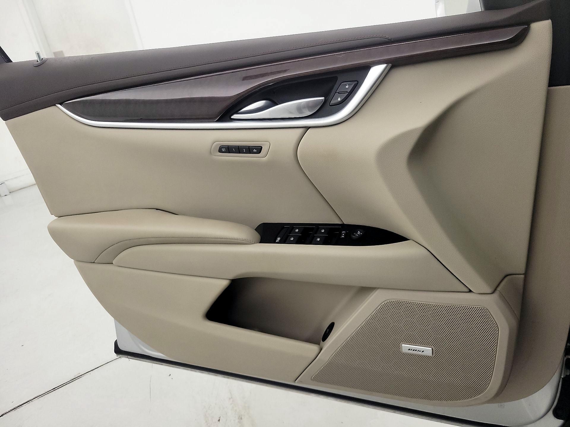 Thumbnail: 2016 Cadillac XTS - 12