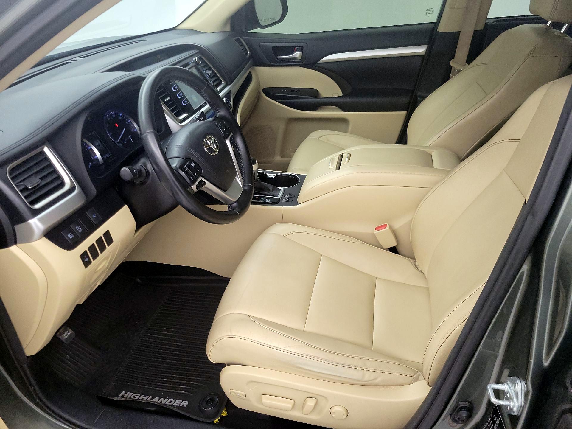 Thumbnail: 2017 Toyota Highlander - 11