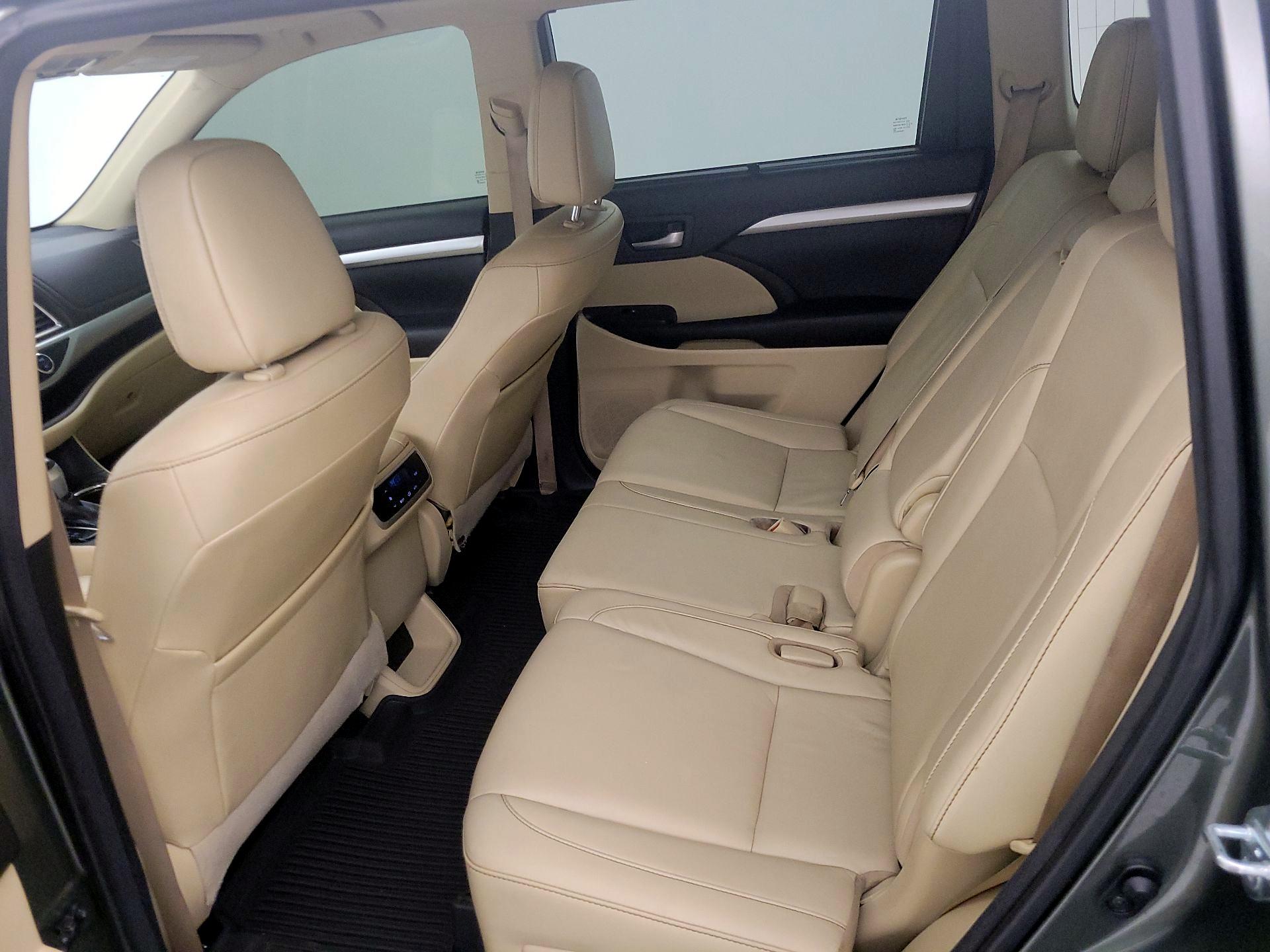Thumbnail: 2017 Toyota Highlander - 19