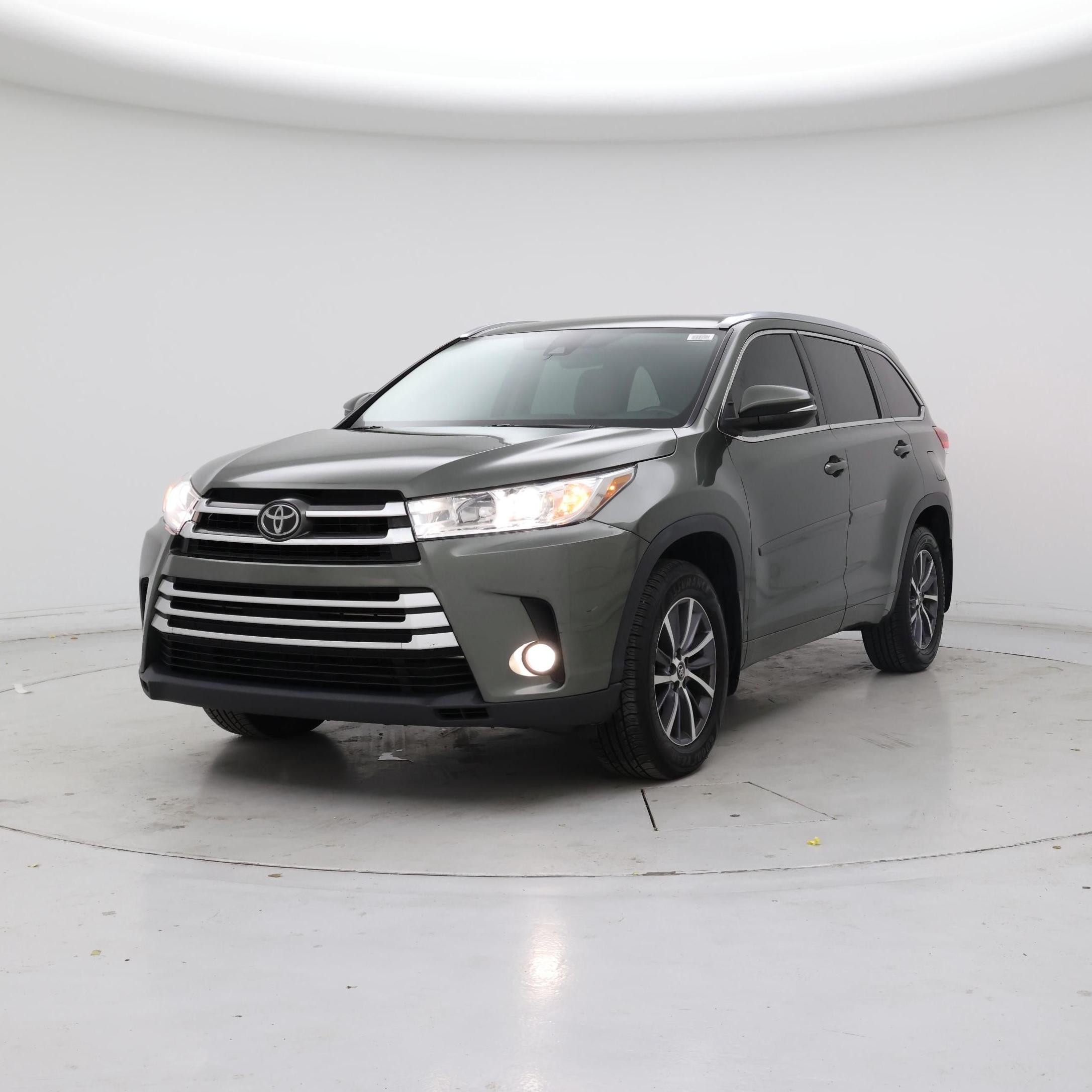 Thumbnail: 2017 Toyota Highlander - 4