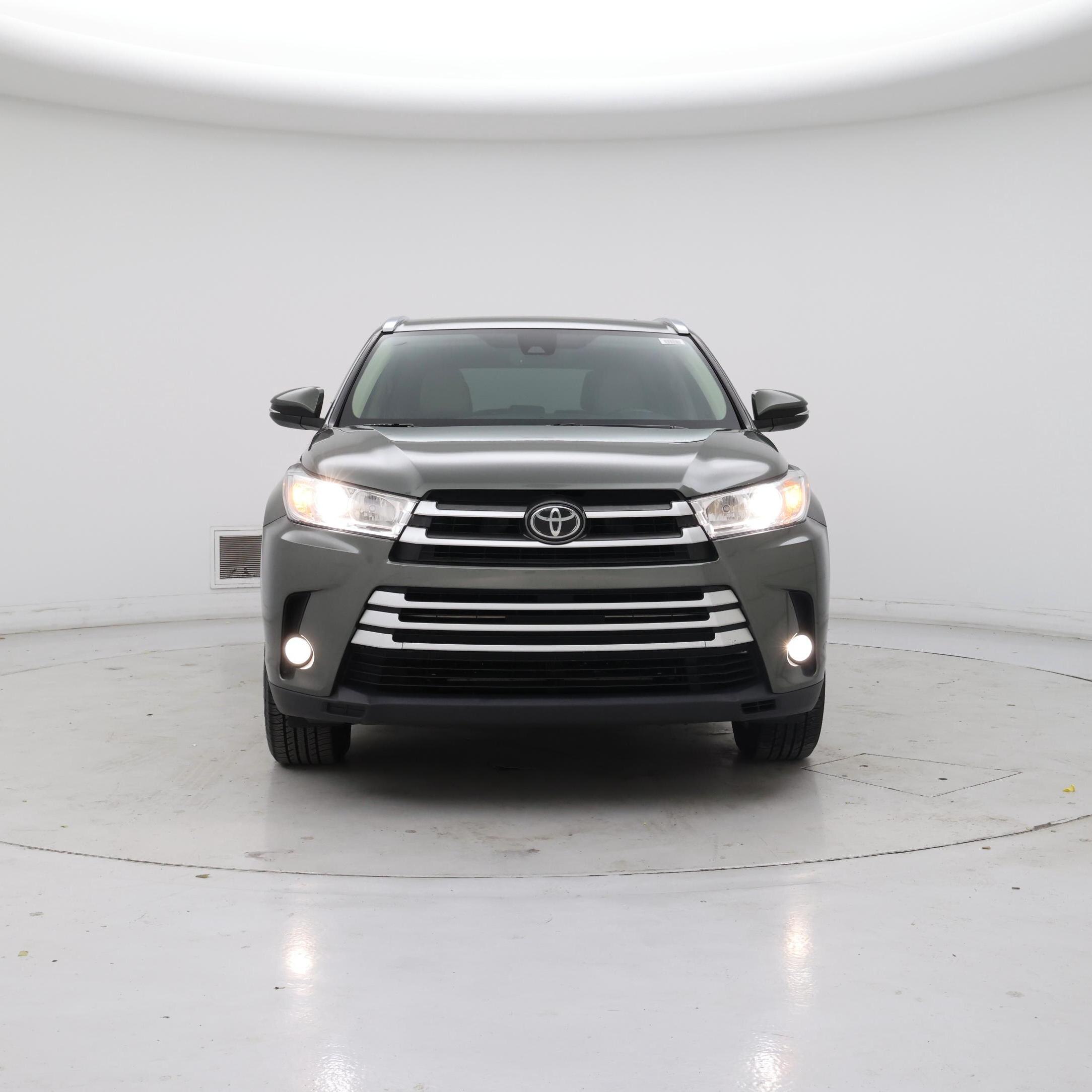 Thumbnail: 2017 Toyota Highlander - 5