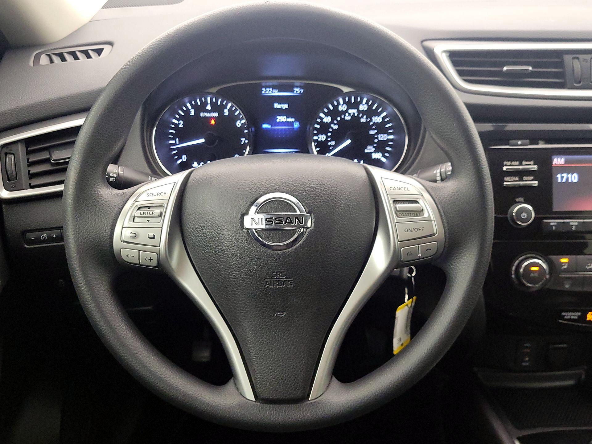 Thumbnail: 2015 Nissan Rogue - 10