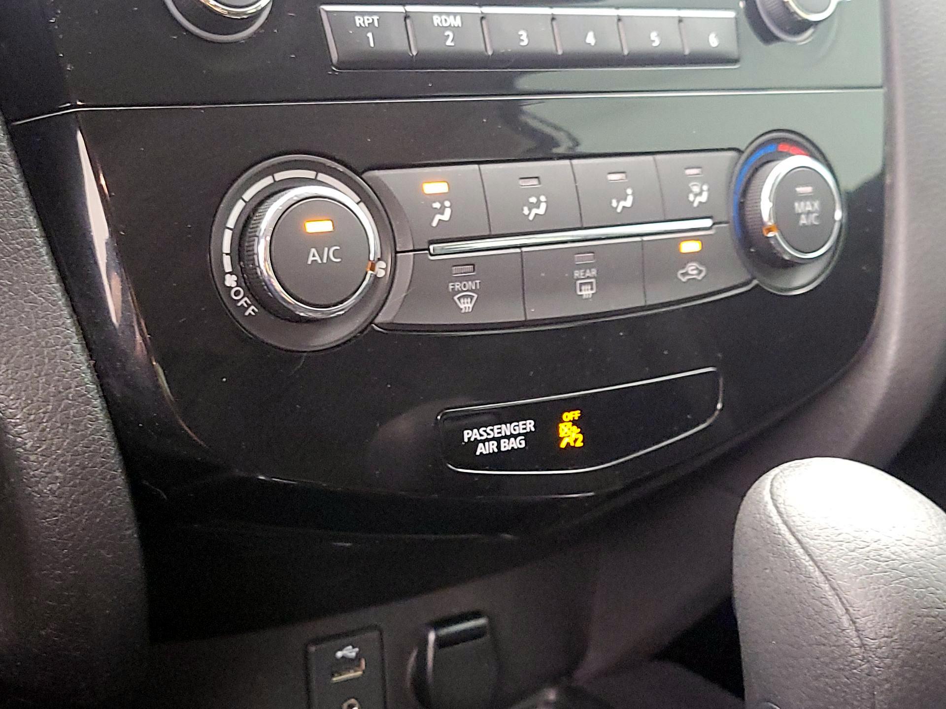 Thumbnail: 2015 Nissan Rogue - 16