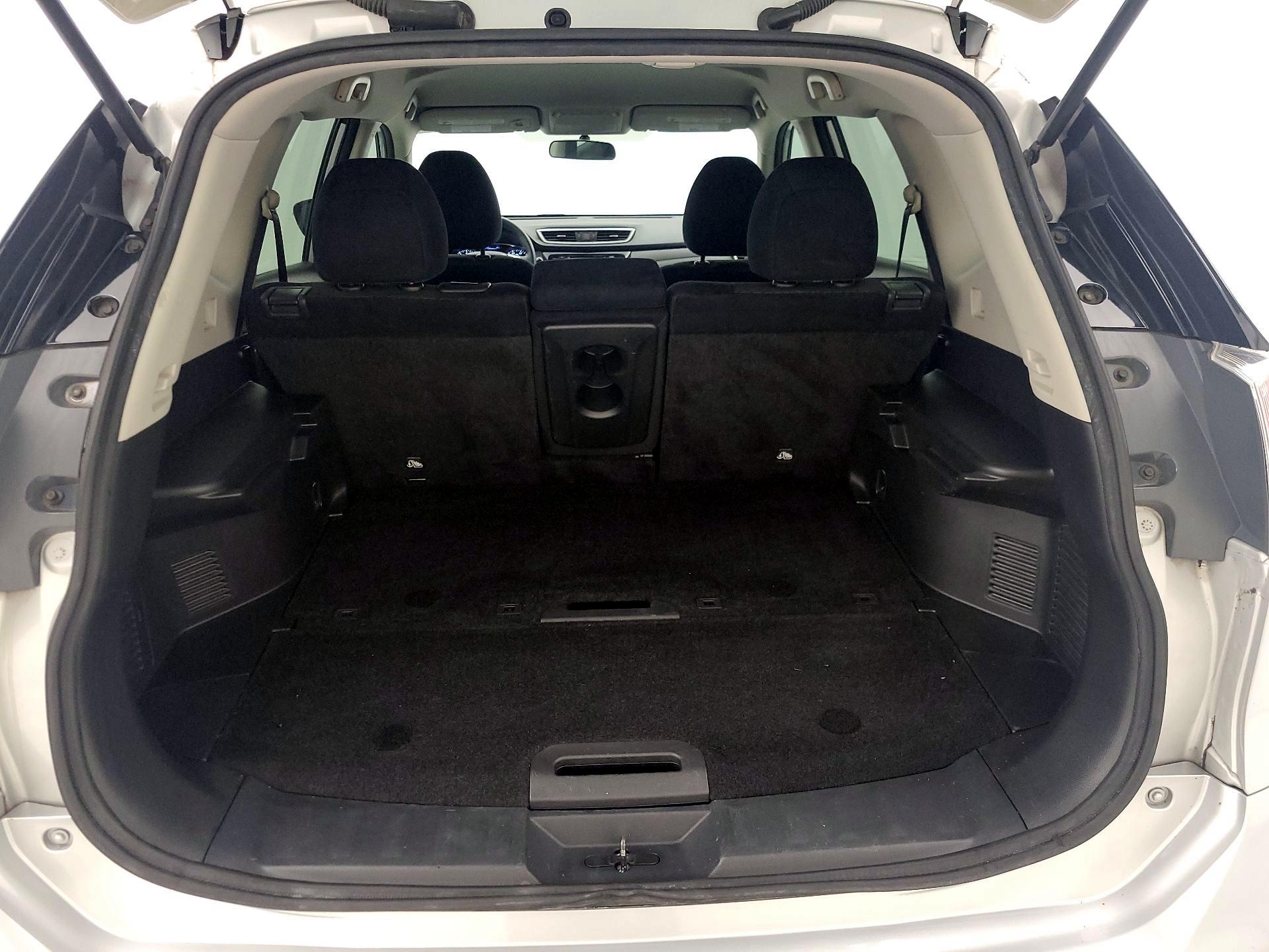 Thumbnail: 2015 Nissan Rogue - 20