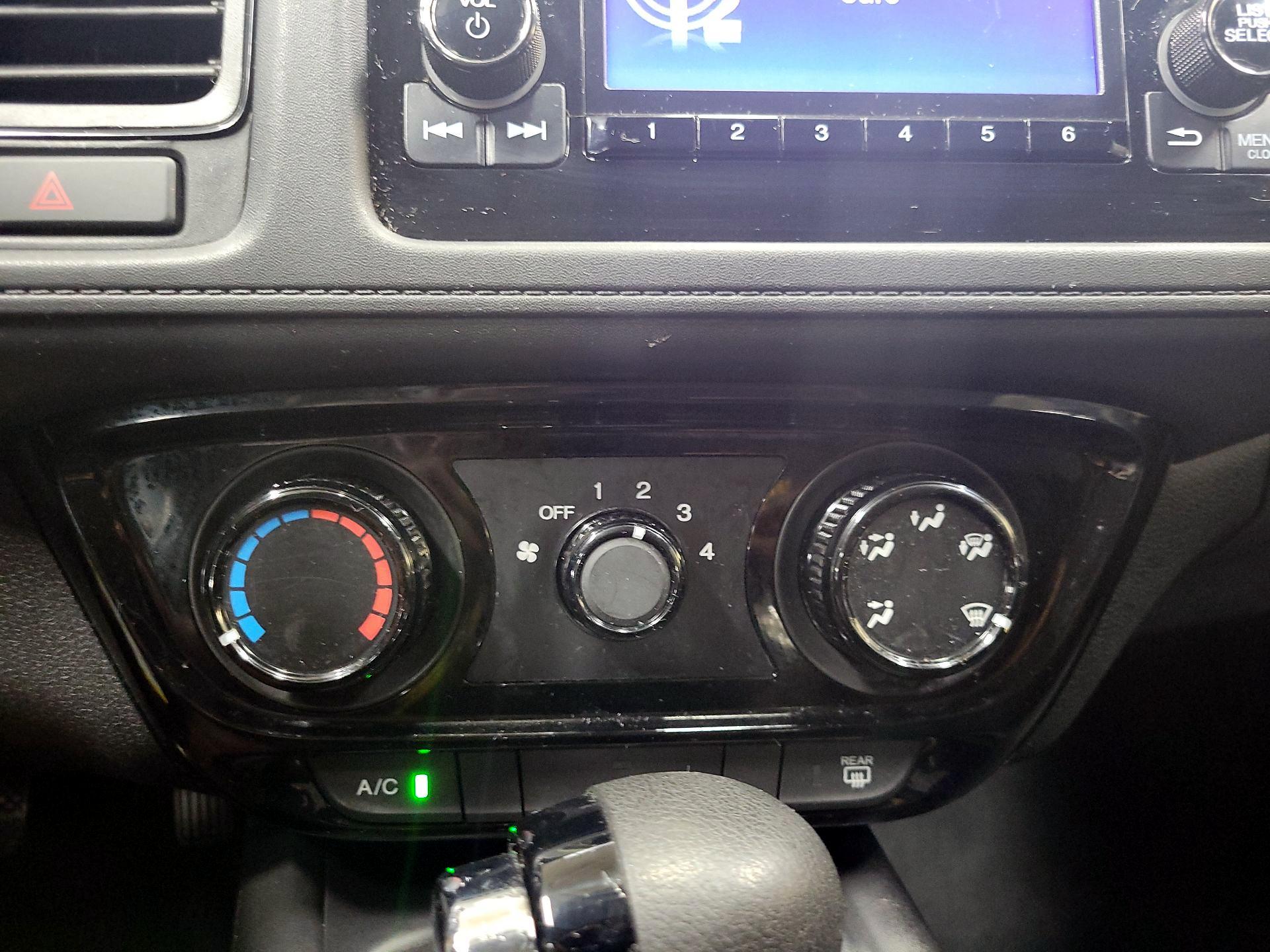 Thumbnail: 2016 Honda HR-V - 15