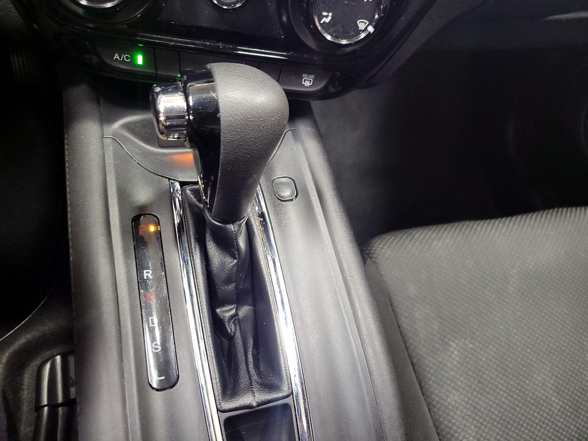 Thumbnail: 2016 Honda HR-V - 16