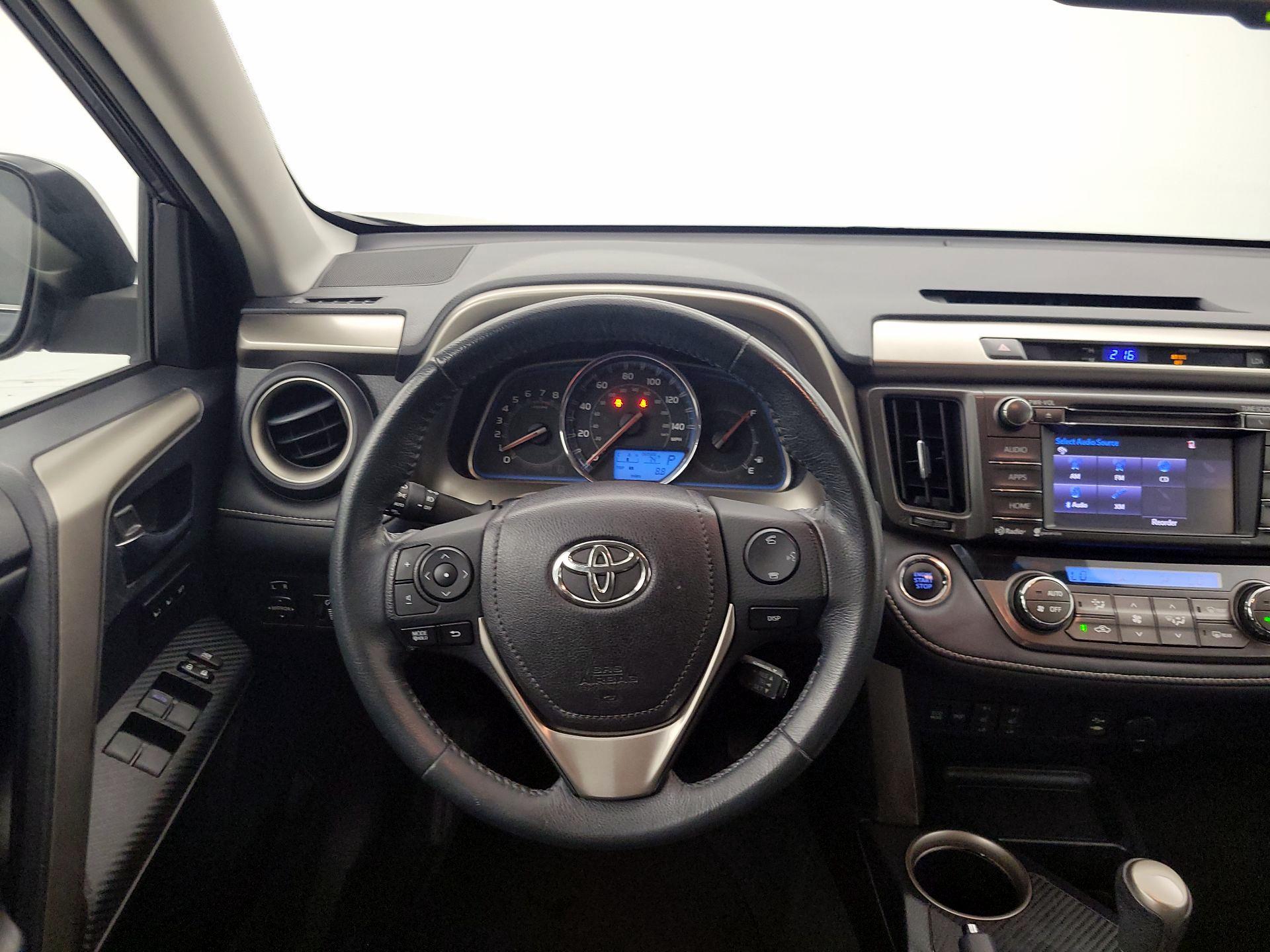 Thumbnail: 2015 Toyota RAV4 - 10