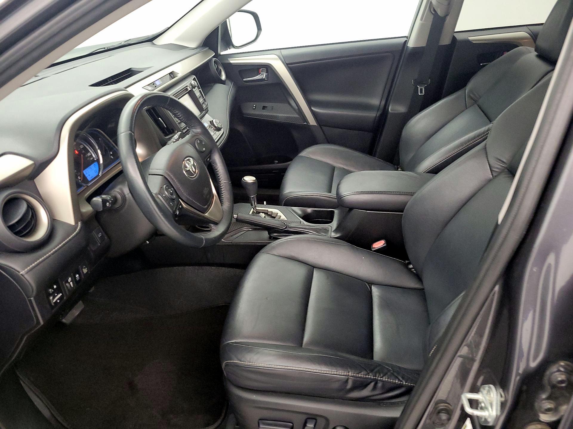 Thumbnail: 2015 Toyota RAV4 - 11