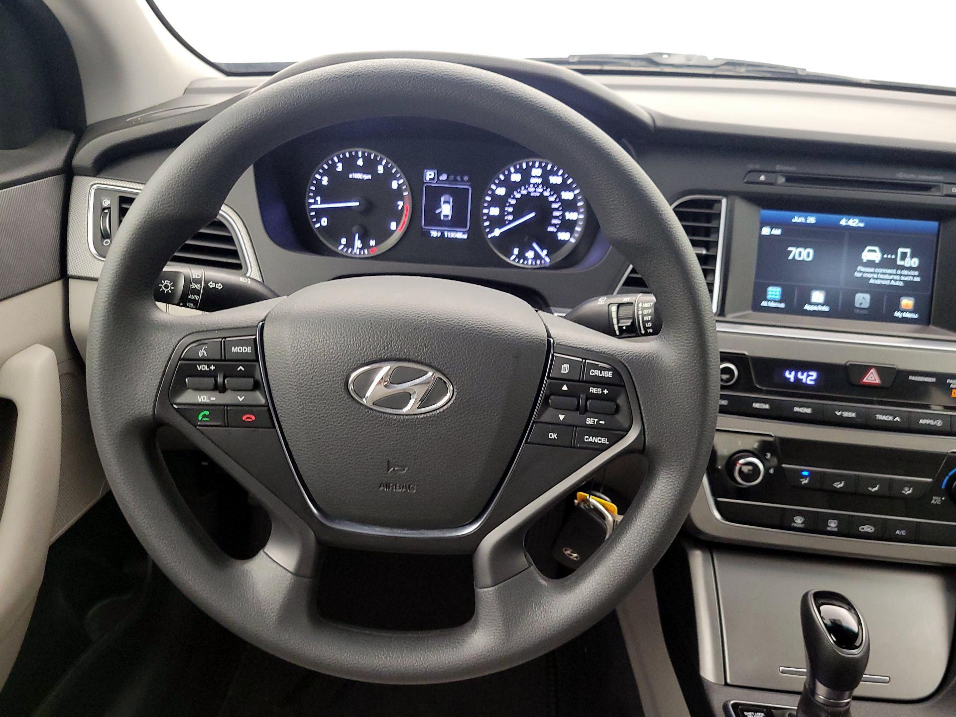 Thumbnail: 2016 Hyundai Sonata - 10