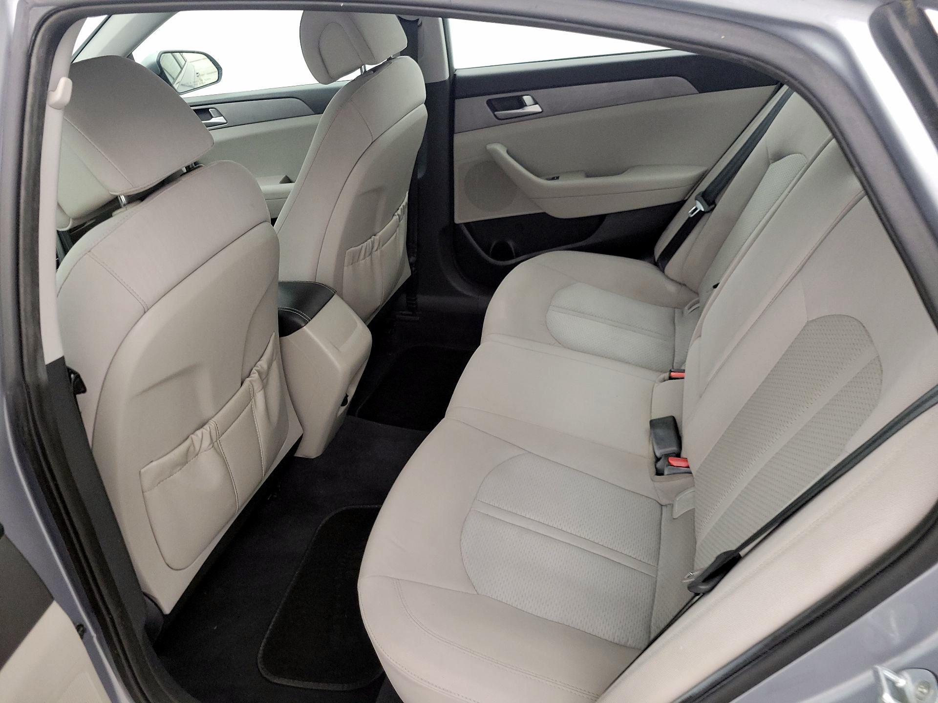 Thumbnail: 2016 Hyundai Sonata - 17