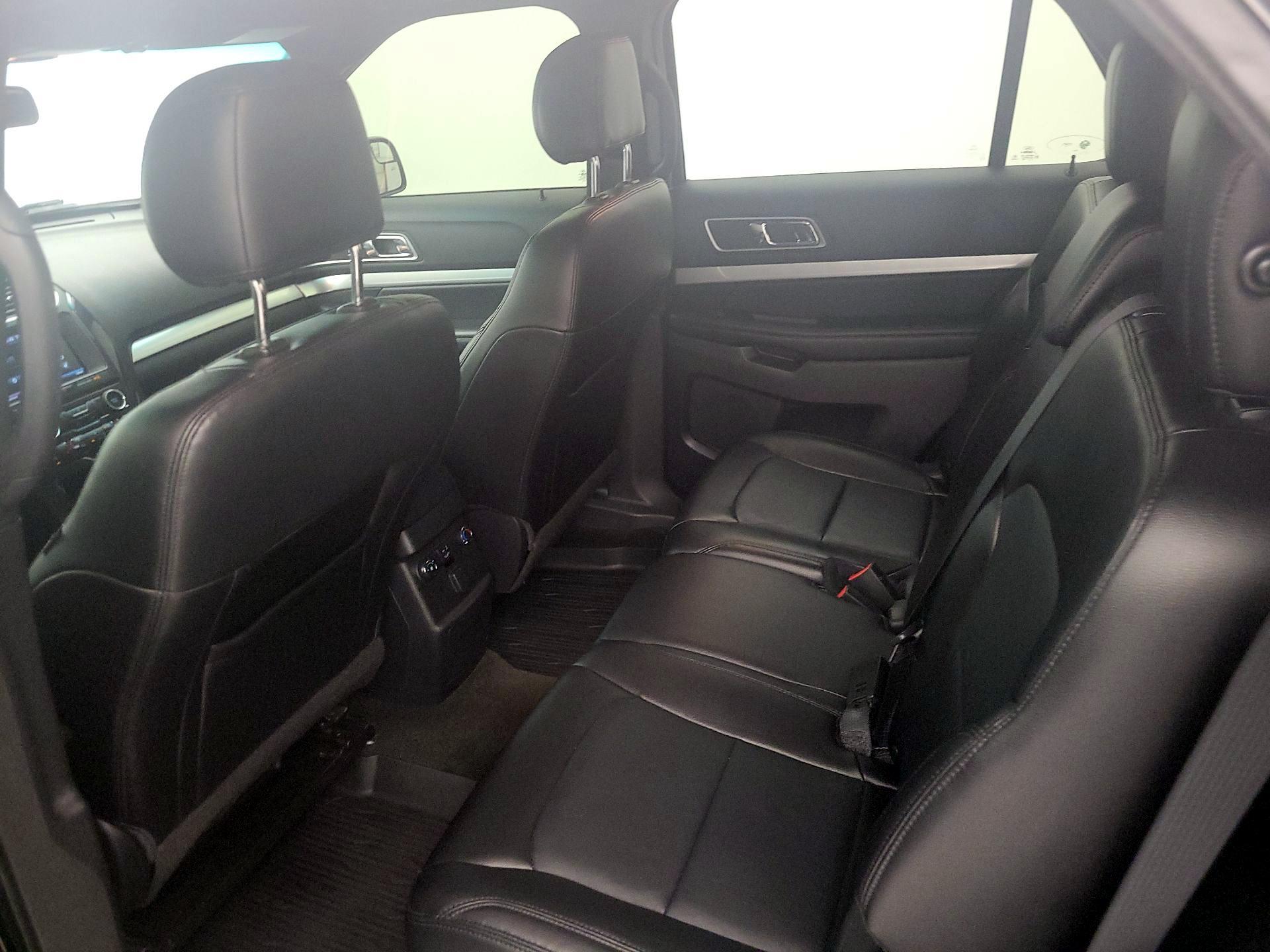 Thumbnail: 2016 Ford Explorer - 17