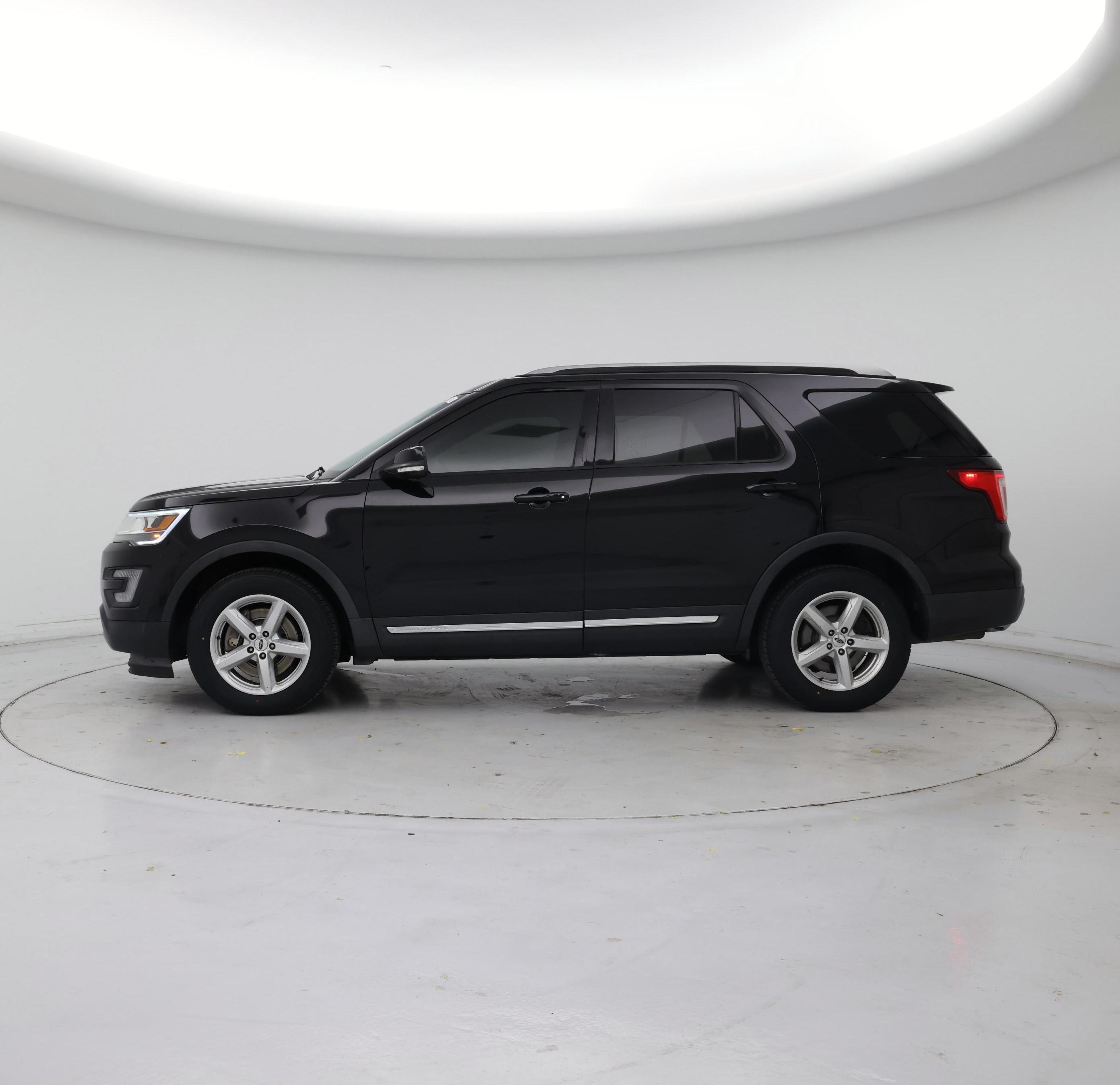 Thumbnail: 2016 Ford Explorer - 3