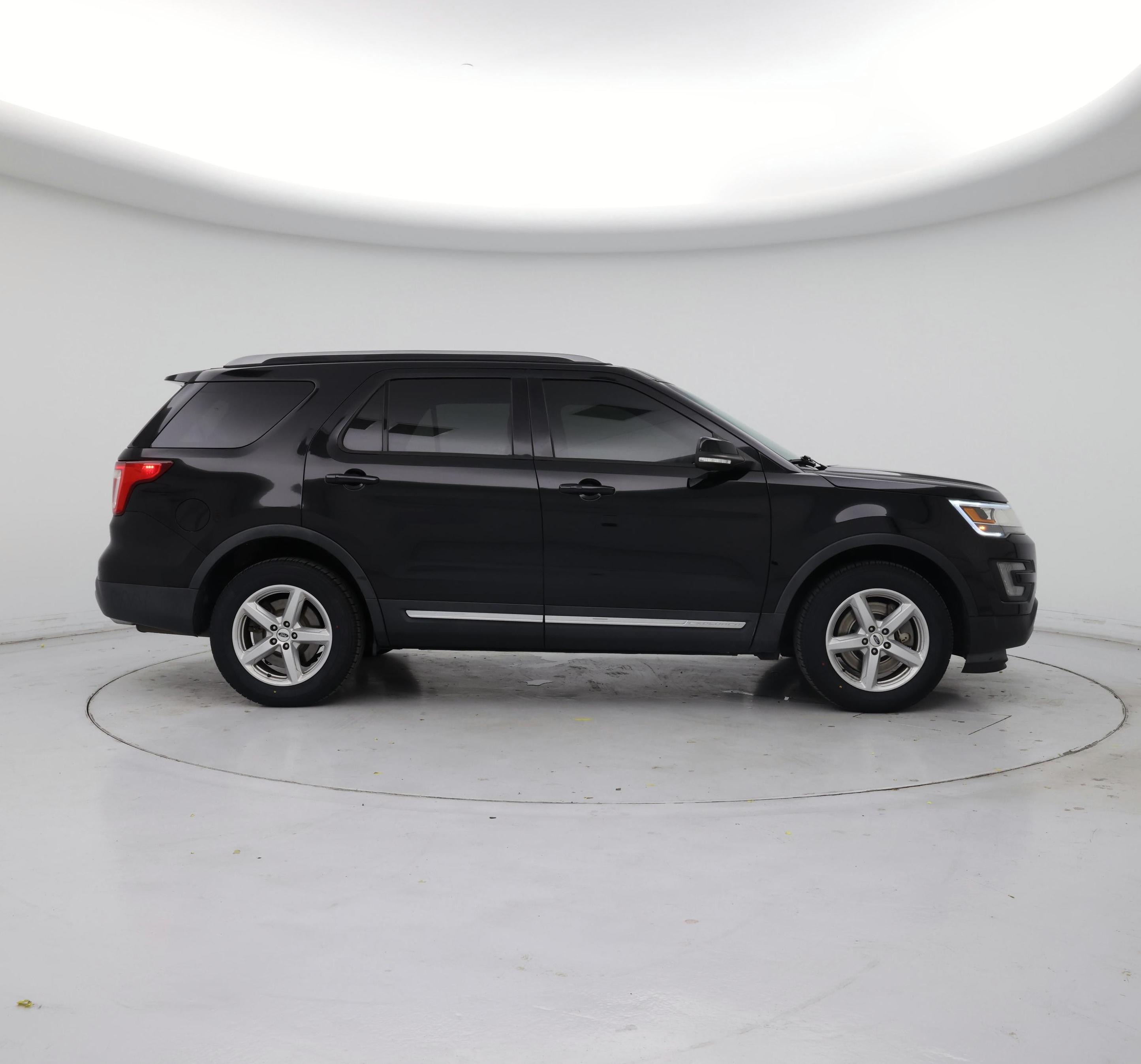 Thumbnail: 2016 Ford Explorer - 7
