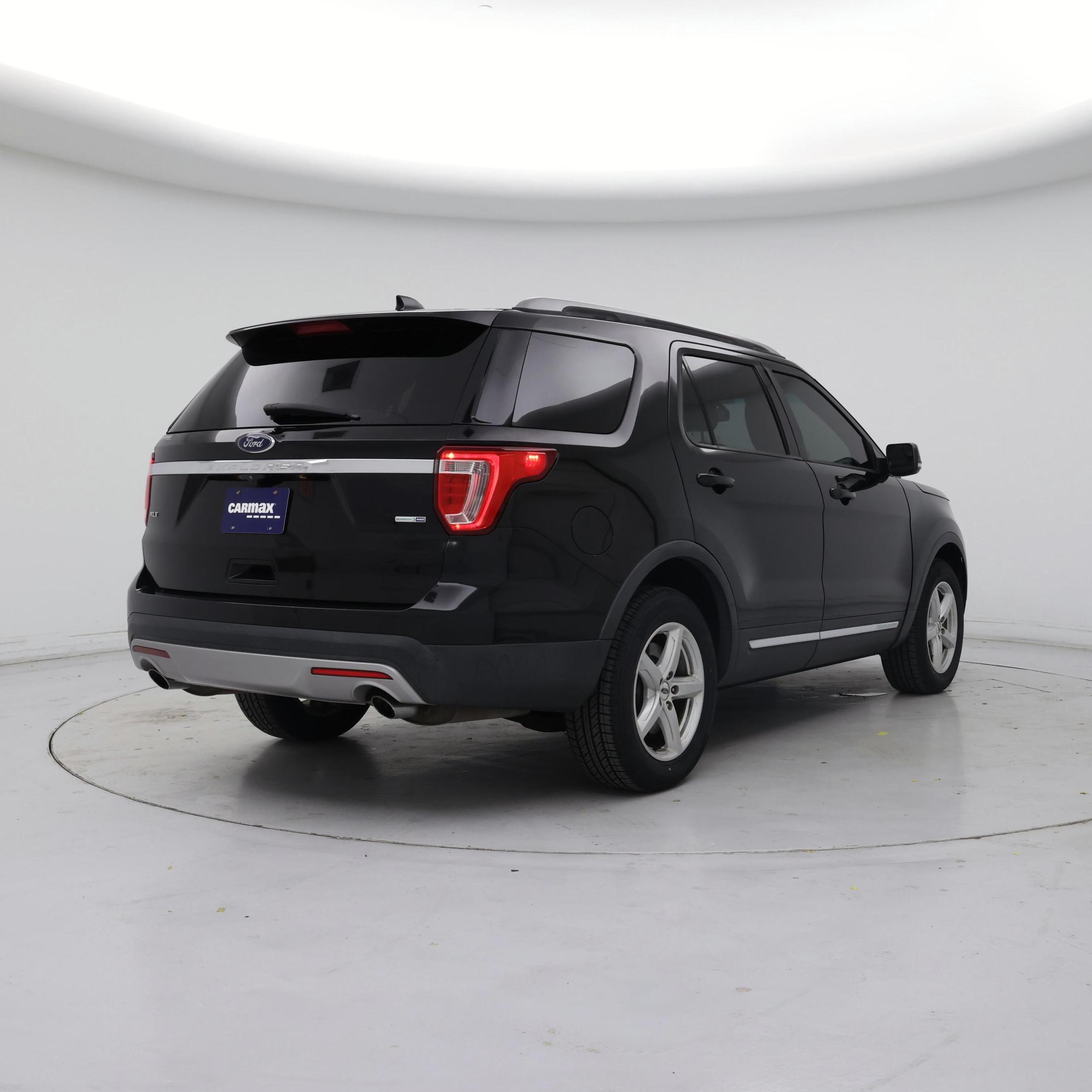Thumbnail: 2016 Ford Explorer - 8