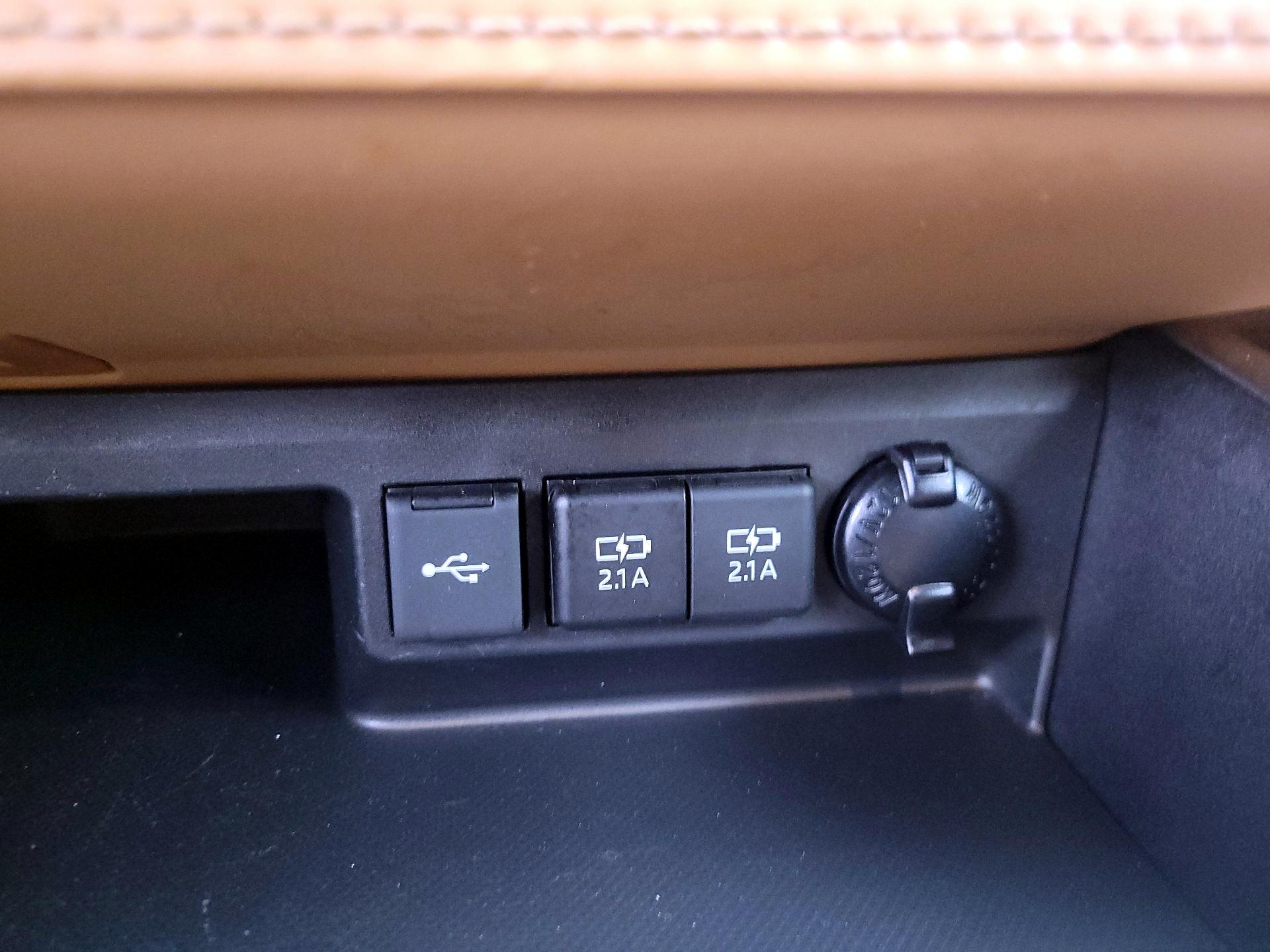 Thumbnail: 2021 Toyota Highlander - 17