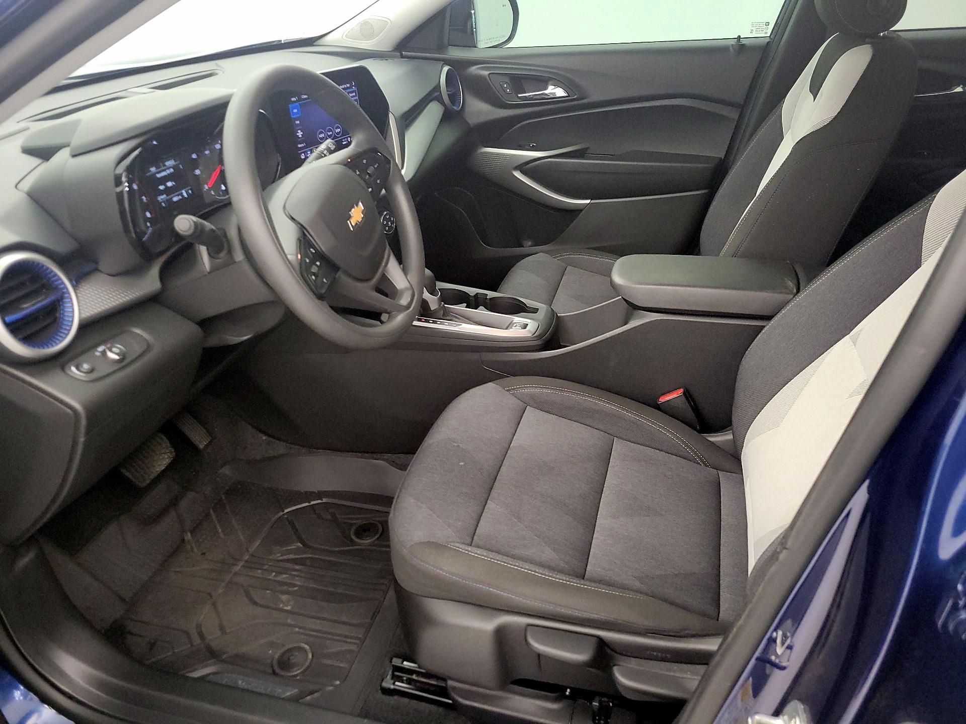 Thumbnail: 2024 Chevrolet Trax - 11