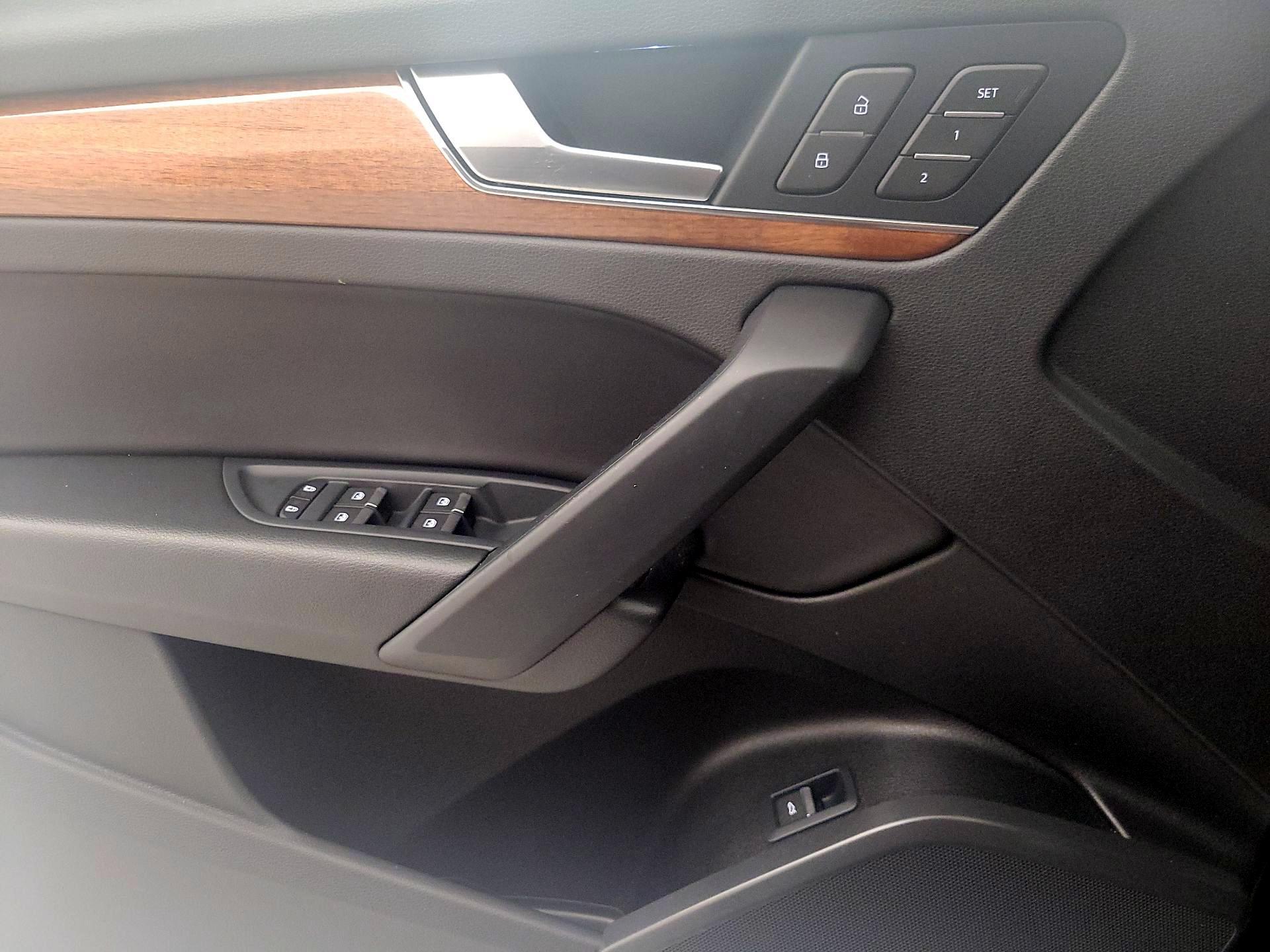 Thumbnail: 2021 Audi Q5 - 12