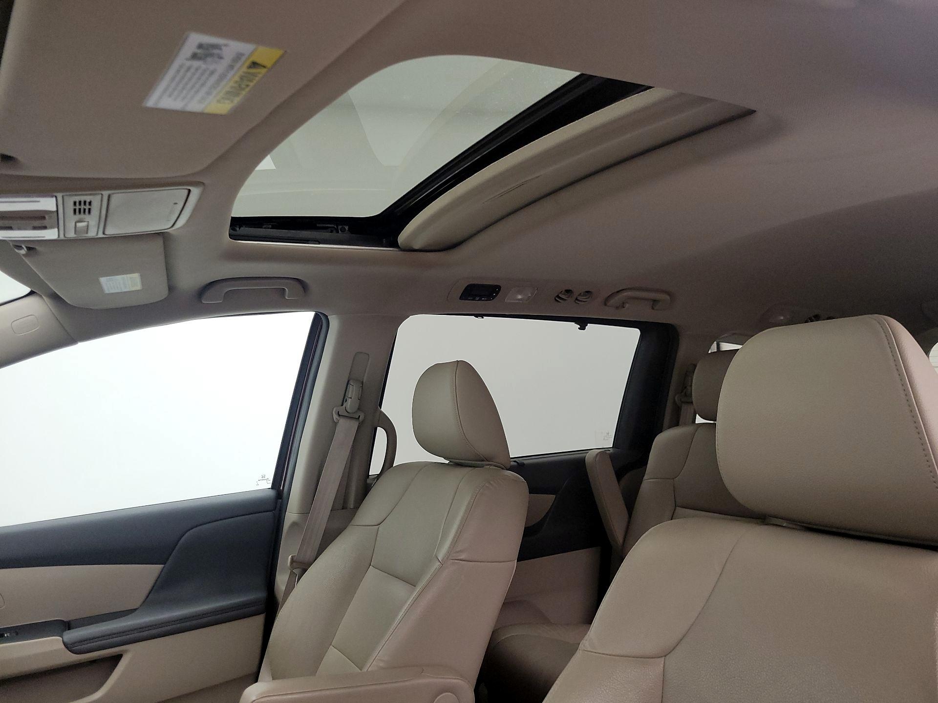 Thumbnail: 2015 Honda Odyssey - 19