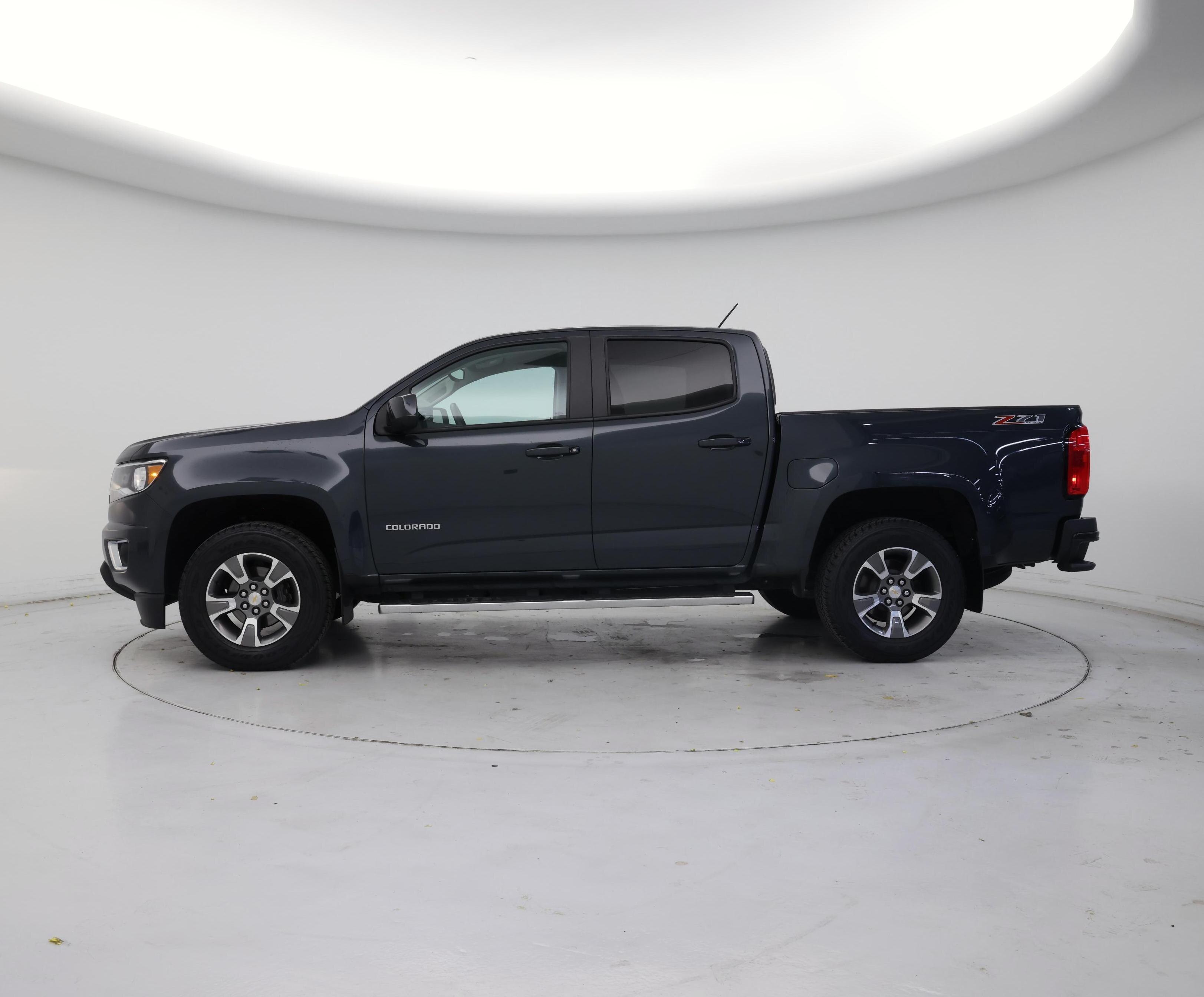 Thumbnail: 2017 Chevrolet Colorado - 3